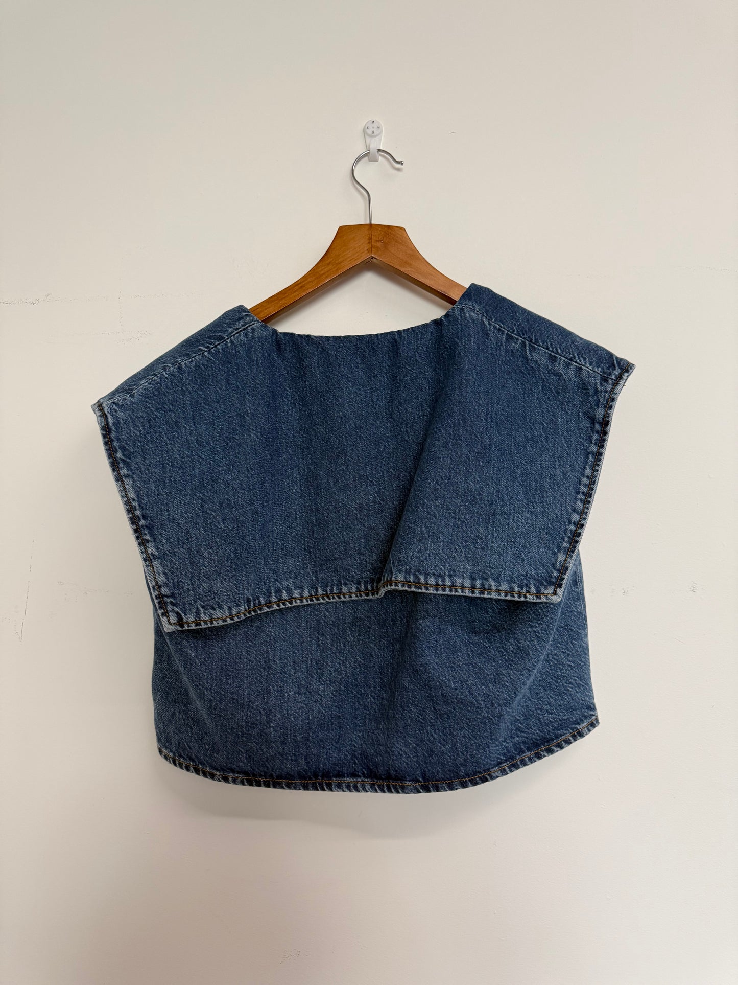 Frame bib sleeveless blouse (pre-owned)