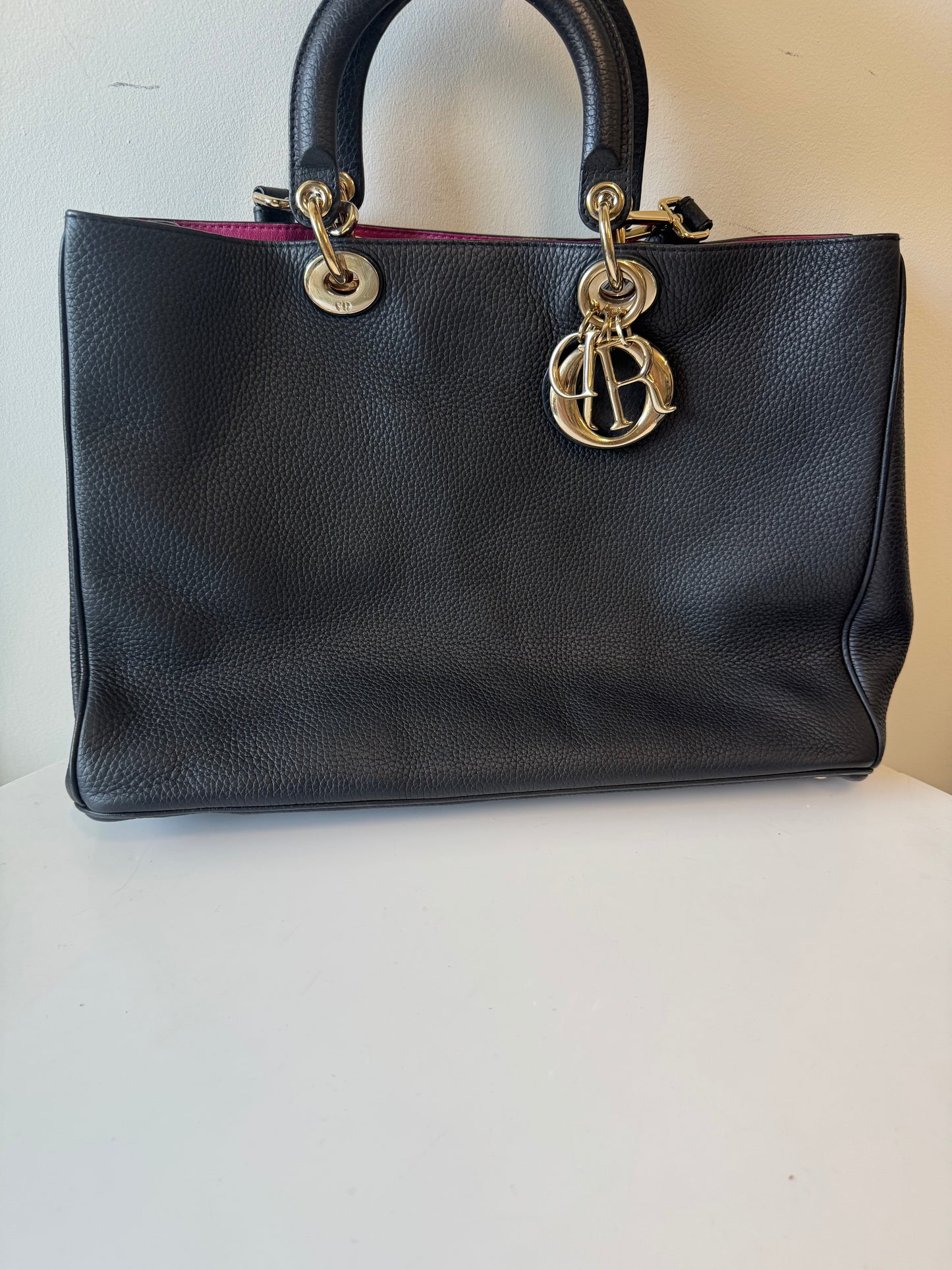 Christian Dior Black Dorissimo in pebbled leather (pre-owned)