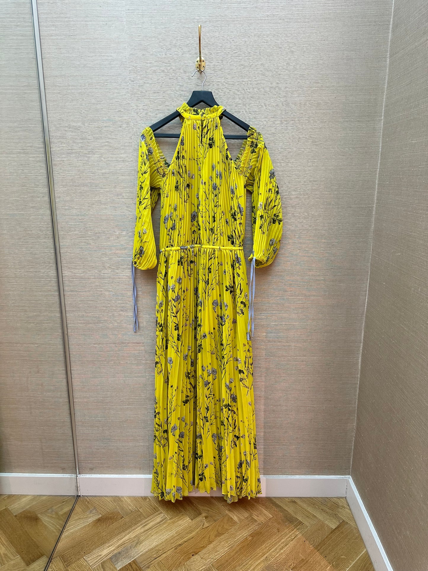 Self Portrait Yellow Floral Printed Cold-Shoulder Dress (pre-owned)