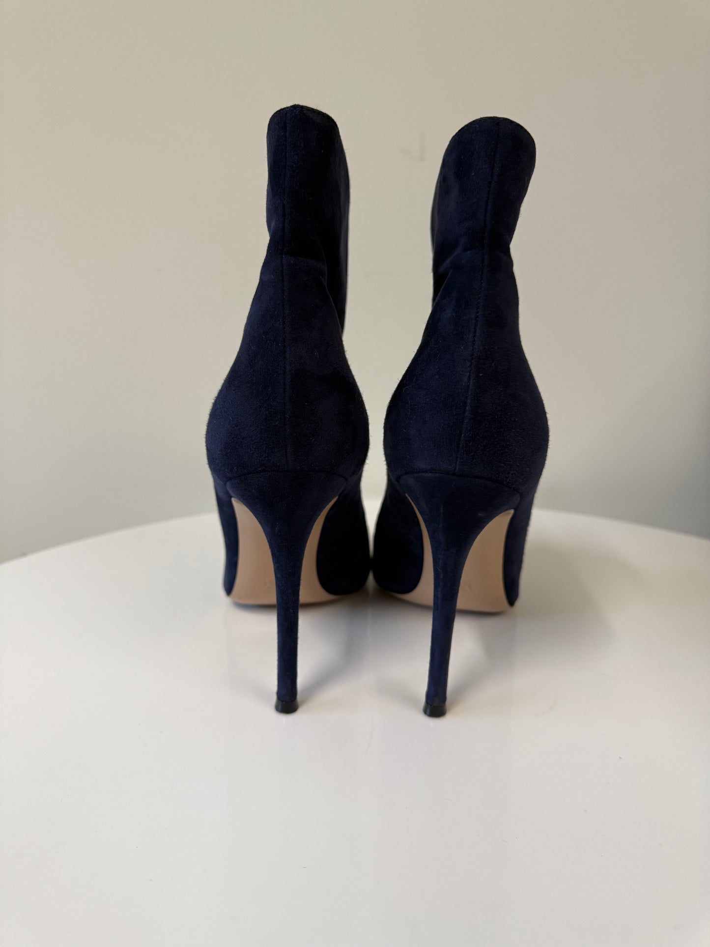 Gianvito Rossi Navy Suede Heeled Booties (pre-owned)