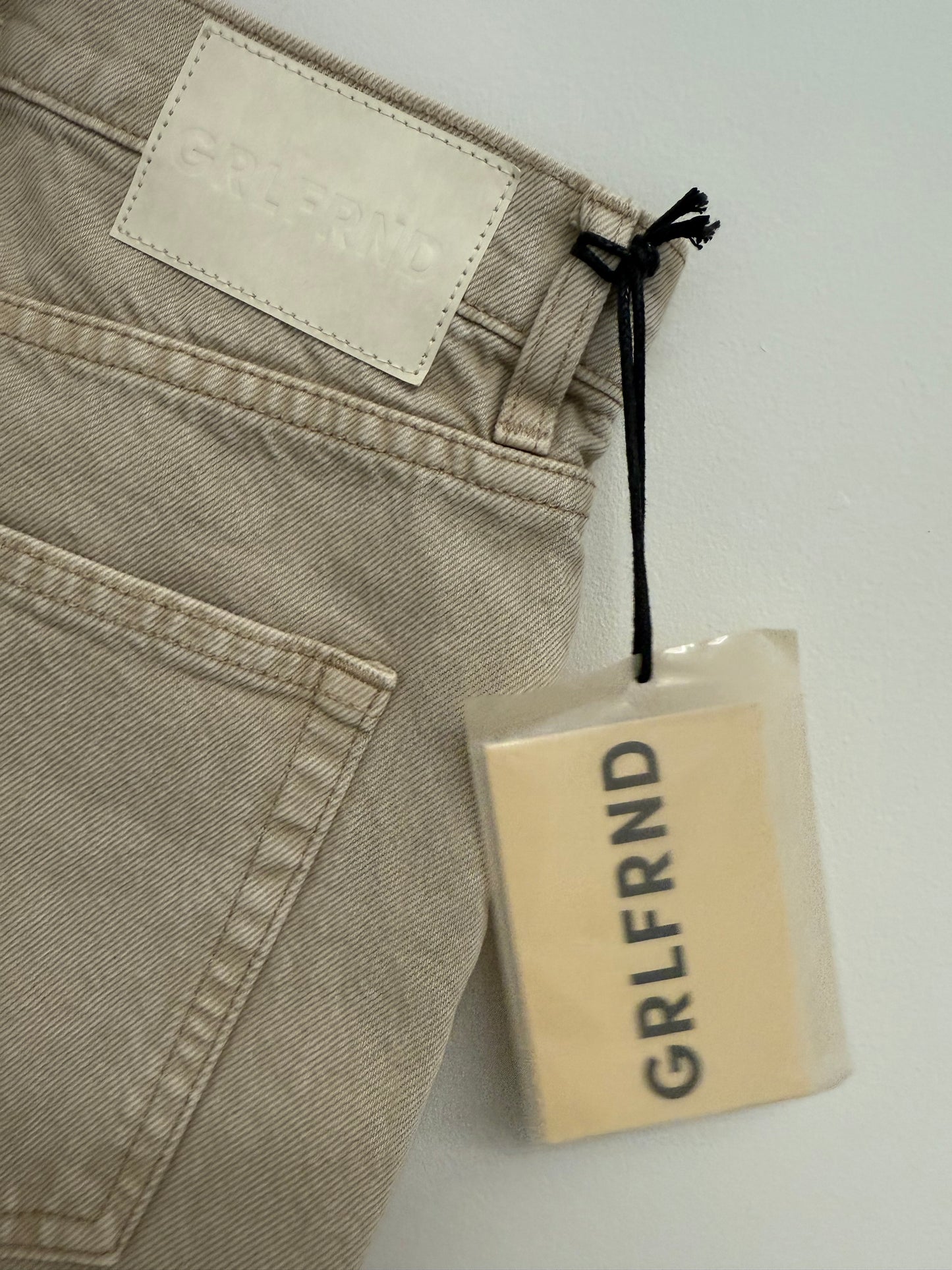 GRLFRND beige denim skirt with slit (pre-owned)