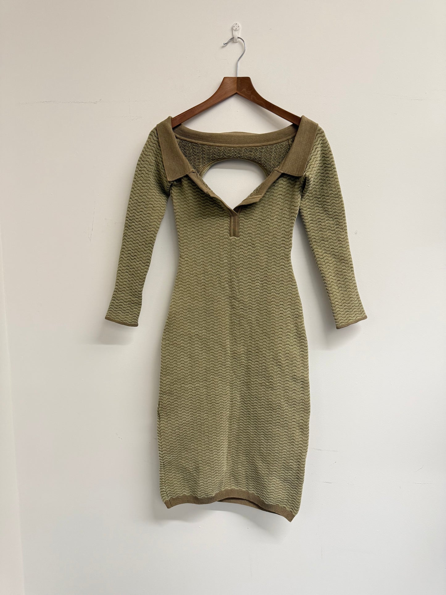 Jacquemus La Robe Maille Pampero off-the-shoulder dress (pre-owned)