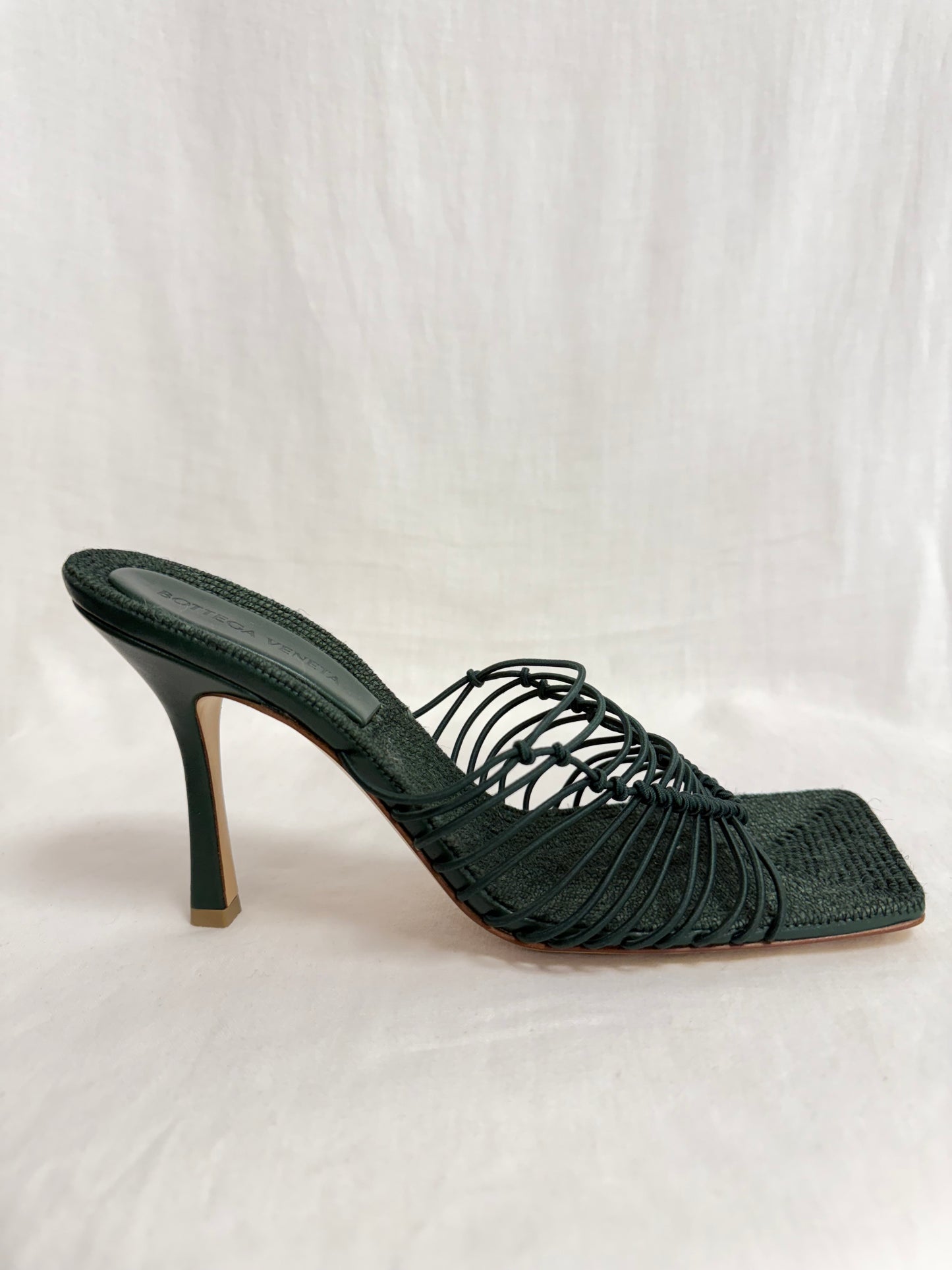 Bottega Veneta Cindy raffia mules (pre-owned)