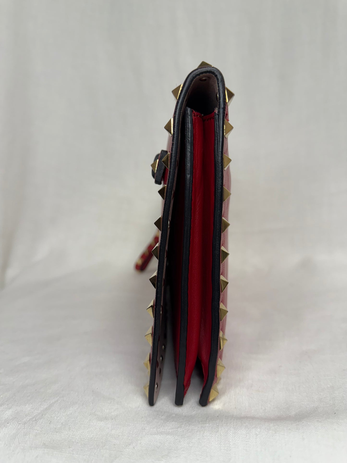 Valentino Rockstud clutch red (pre-owned)