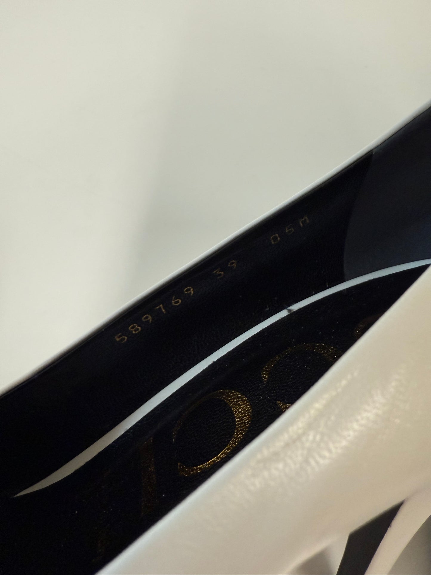 Gucci white heels (pre-owned)