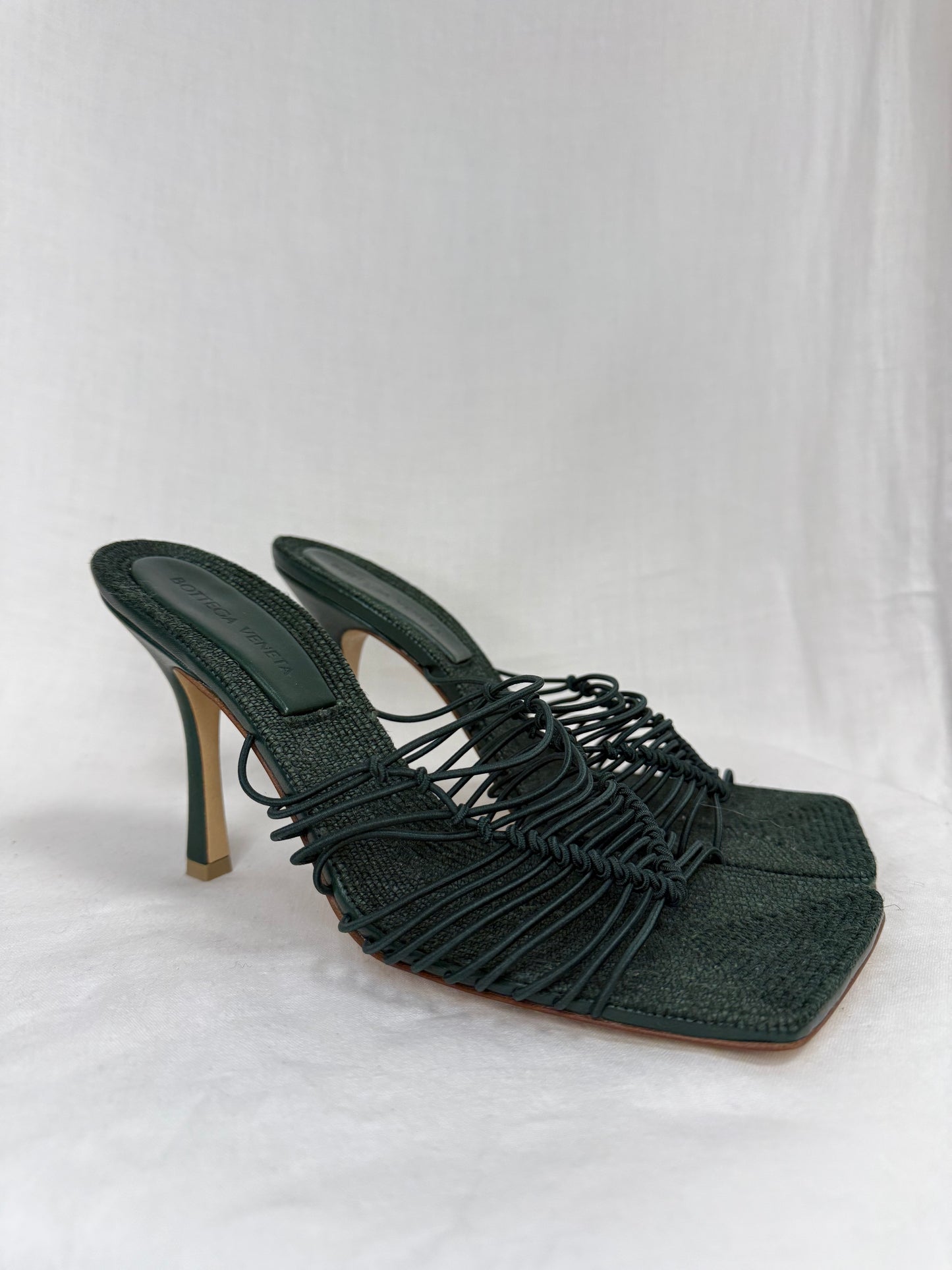 Bottega Veneta Cindy raffia mules (pre-owned)