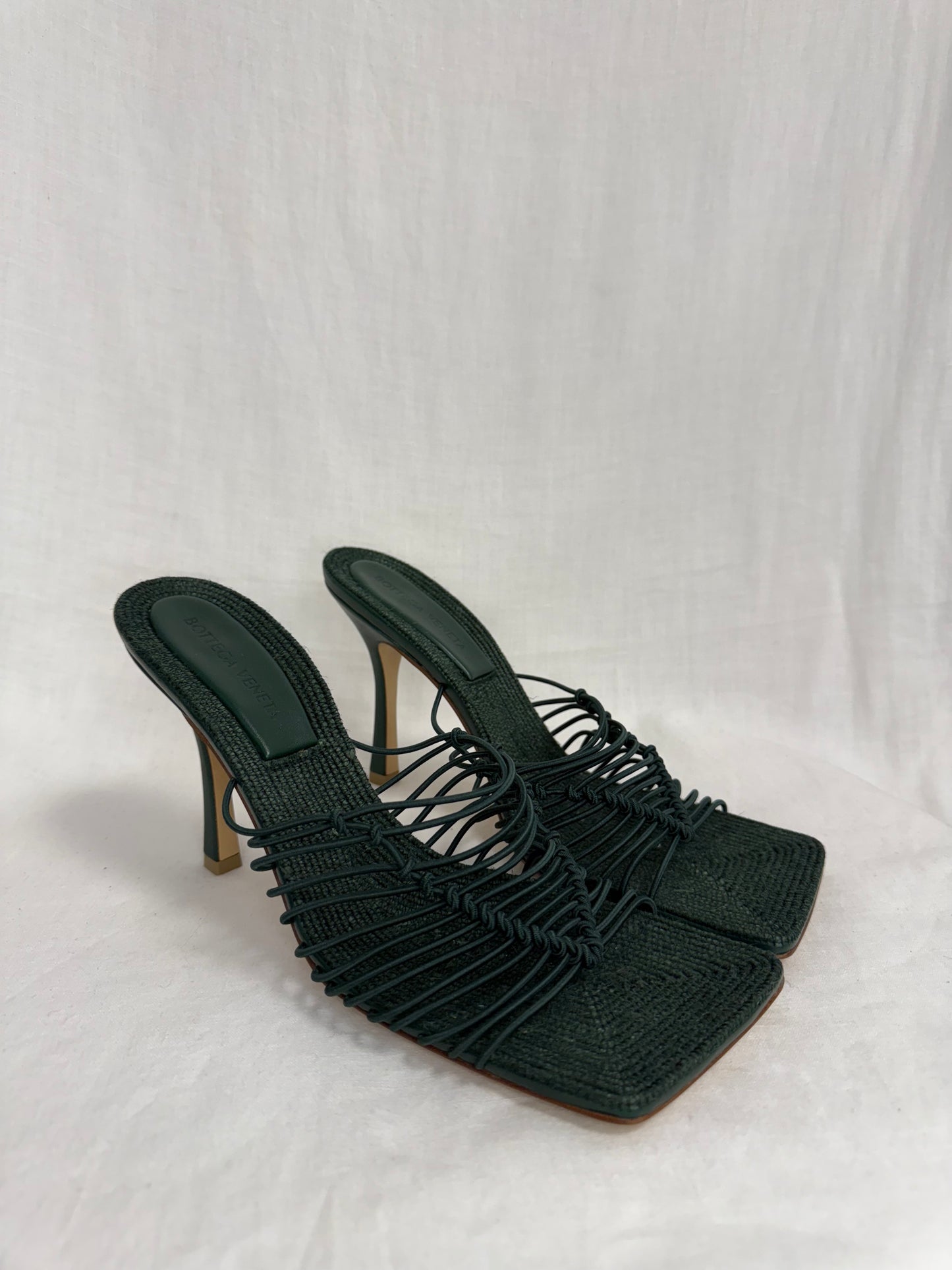 Bottega Veneta Cindy raffia mules (pre-owned)