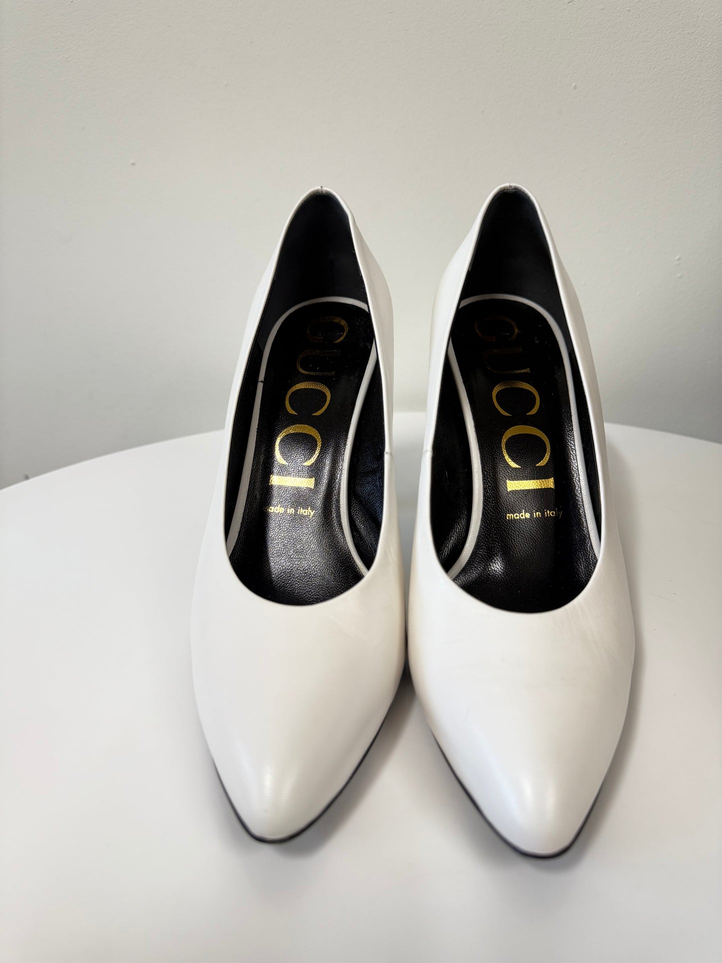 Gucci white heels (pre-owned)