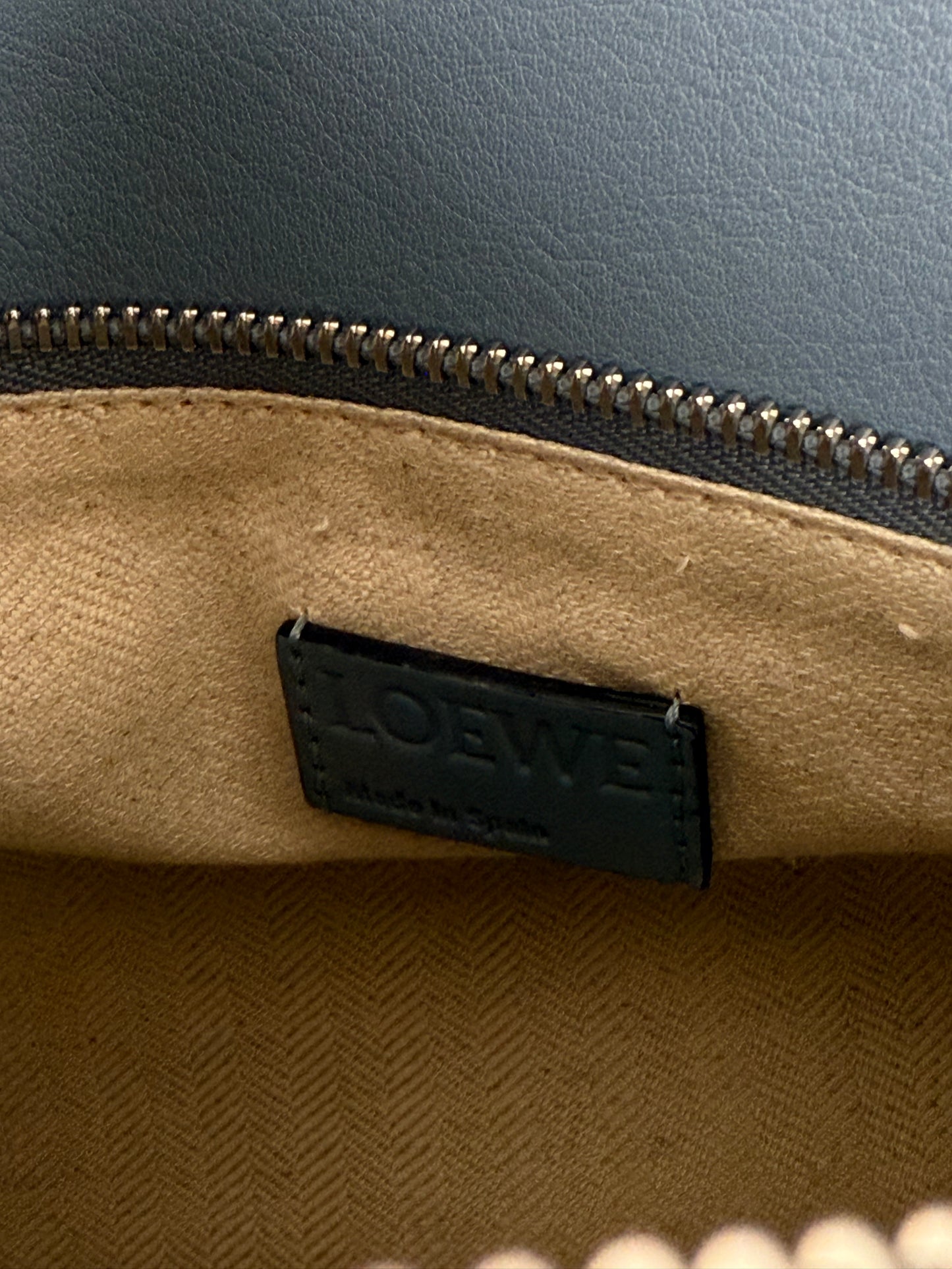 Loewe small puzzle bag in grained calfskin (pre-owned)