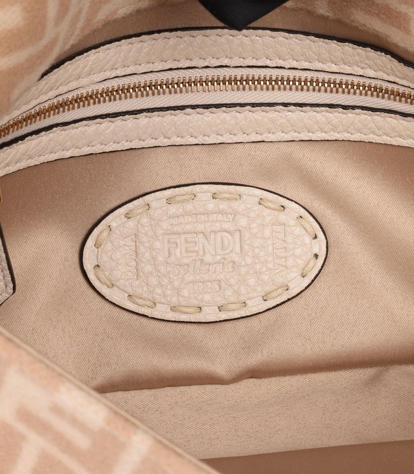 Fendi Beige Wool & Cream Calfskin Leather Baguette Shoulder Bag (pre-owned)