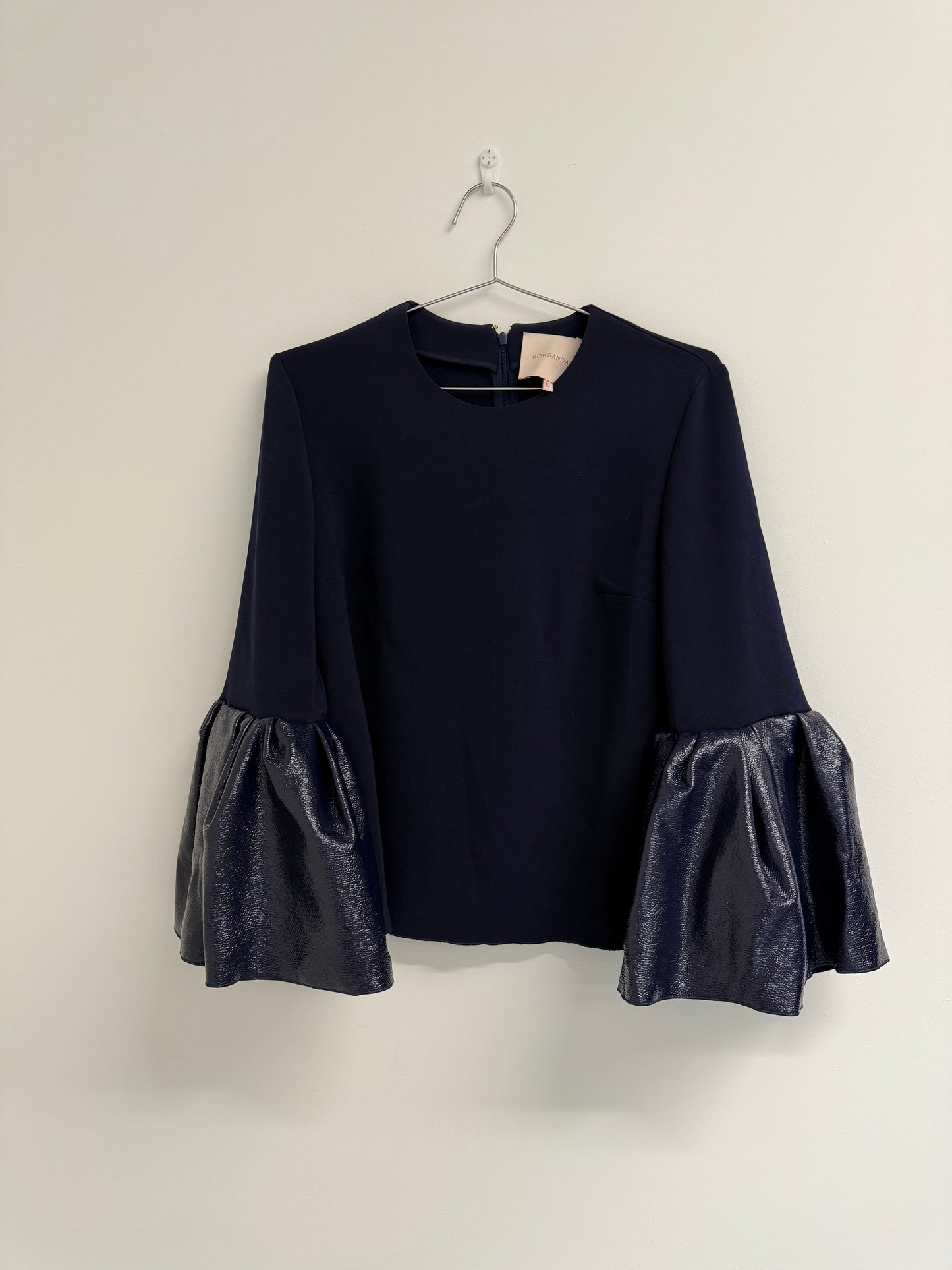 Roksanda Navy fluted patent sleeve top (pre-owned)