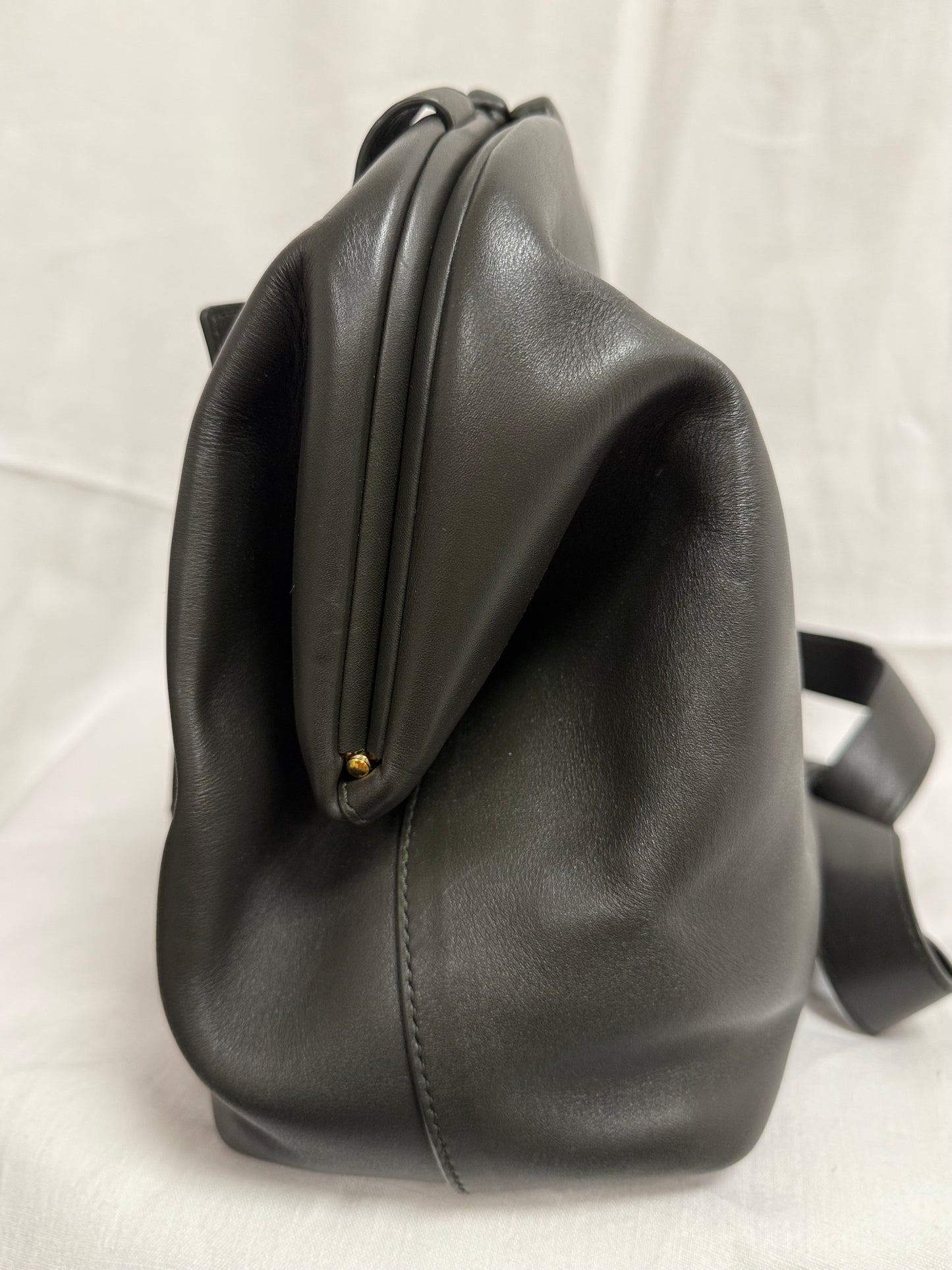 Bottega Veneta the point leather handbag (pre-owned)