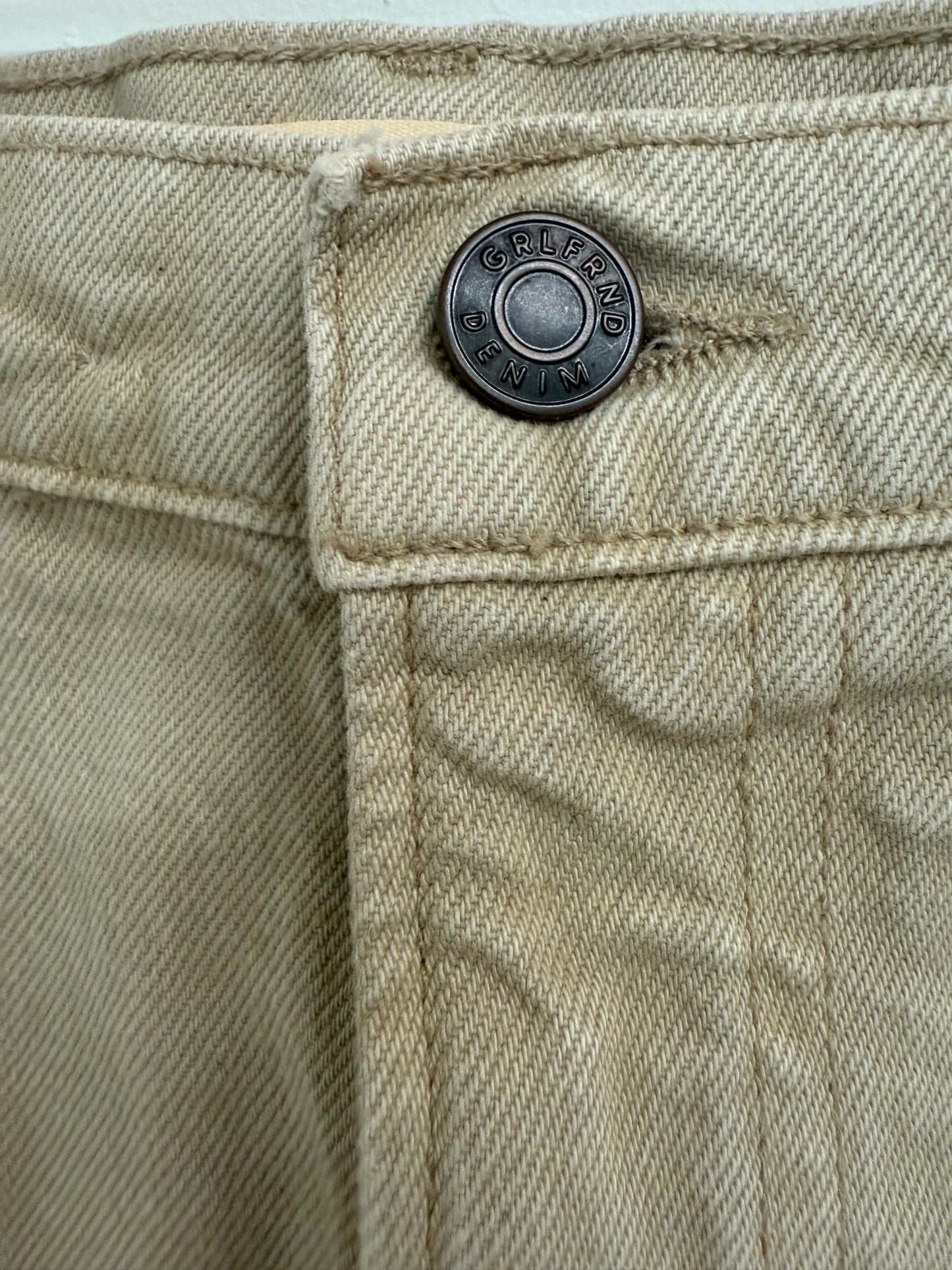 GRLFRND beige denim skirt with slit (pre-owned)
