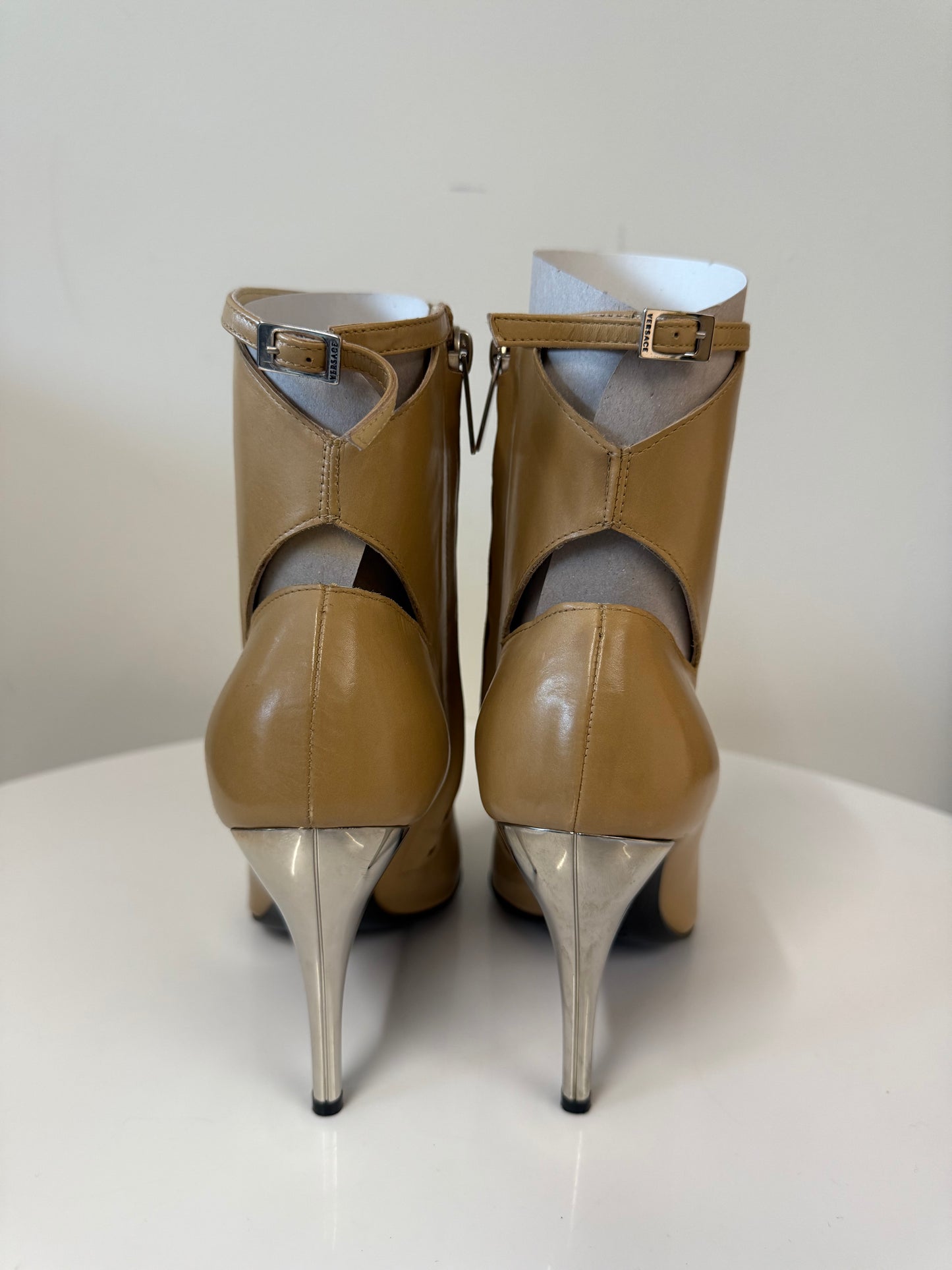 Versace caramel heeled ankle boots (pre-owned)