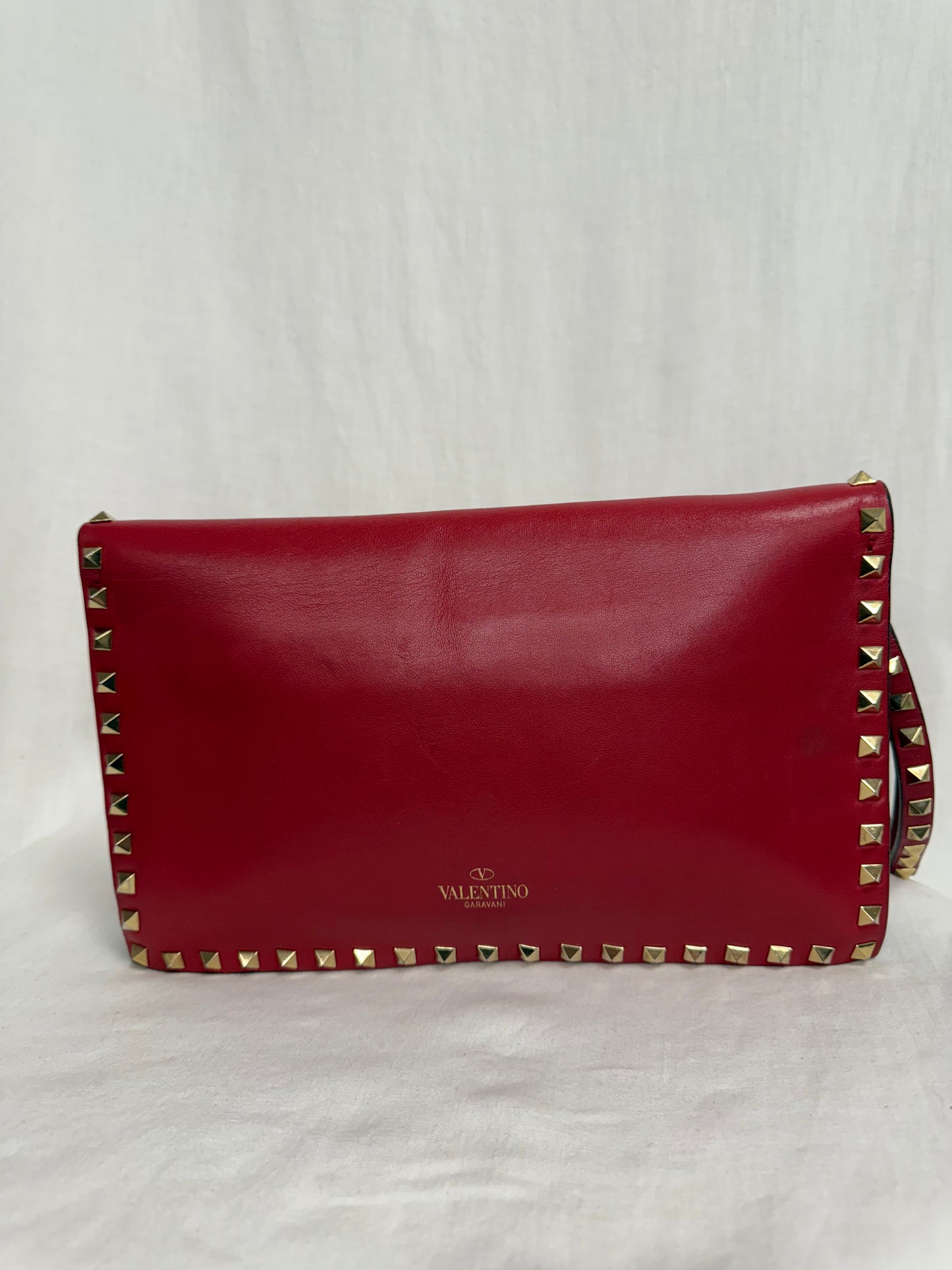 Valentino Rockstud clutch red (pre-owned)