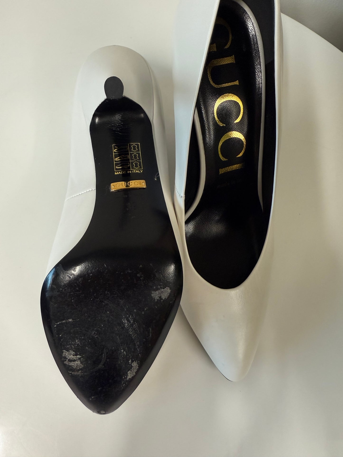 Gucci white heels (pre-owned)