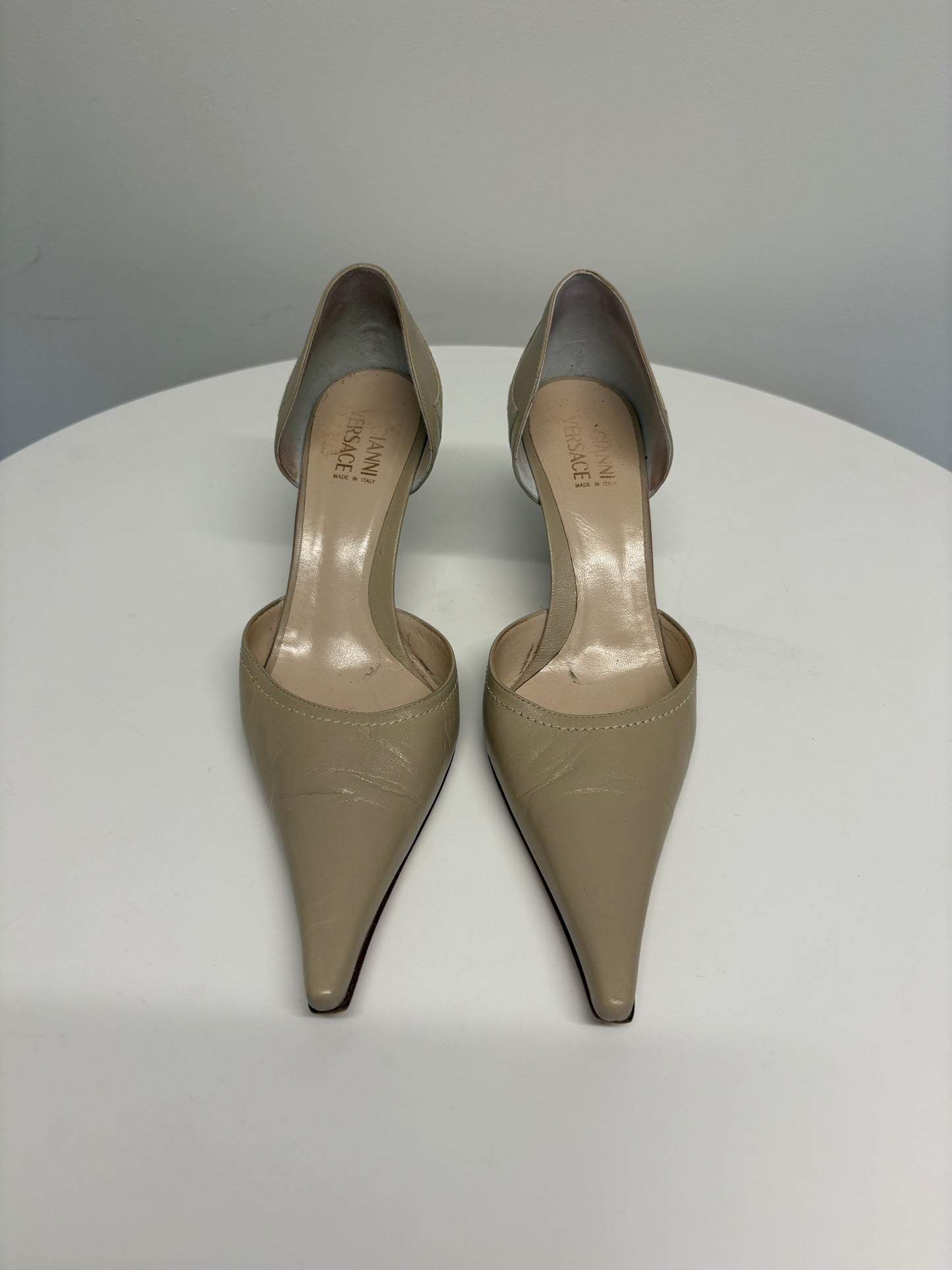 Gianni Versace Taupe Decolette Capretto Heeled Pumps (pre-owned)