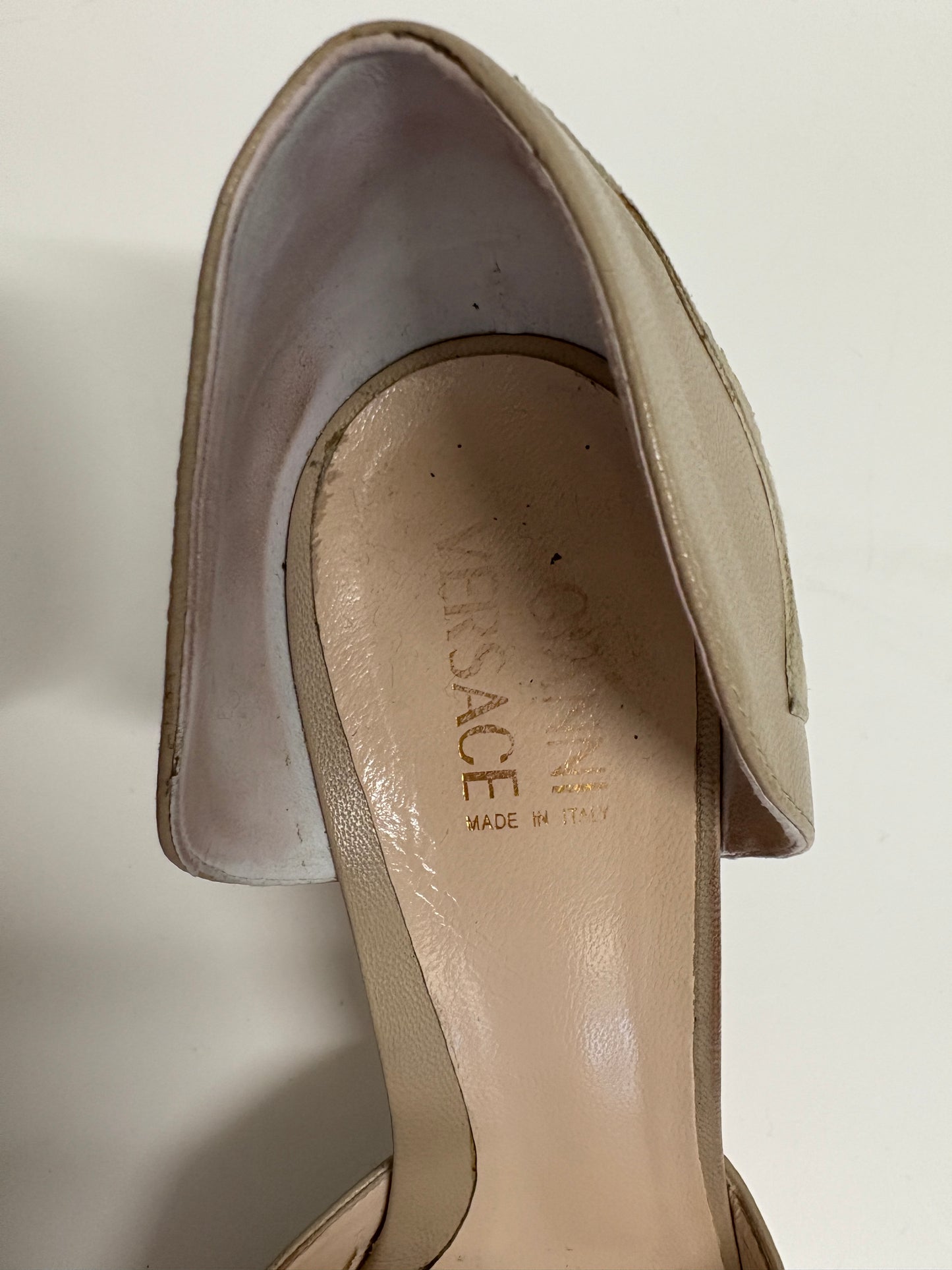 Gianni Versace Taupe Decolette Capretto Heeled Pumps (pre-owned)