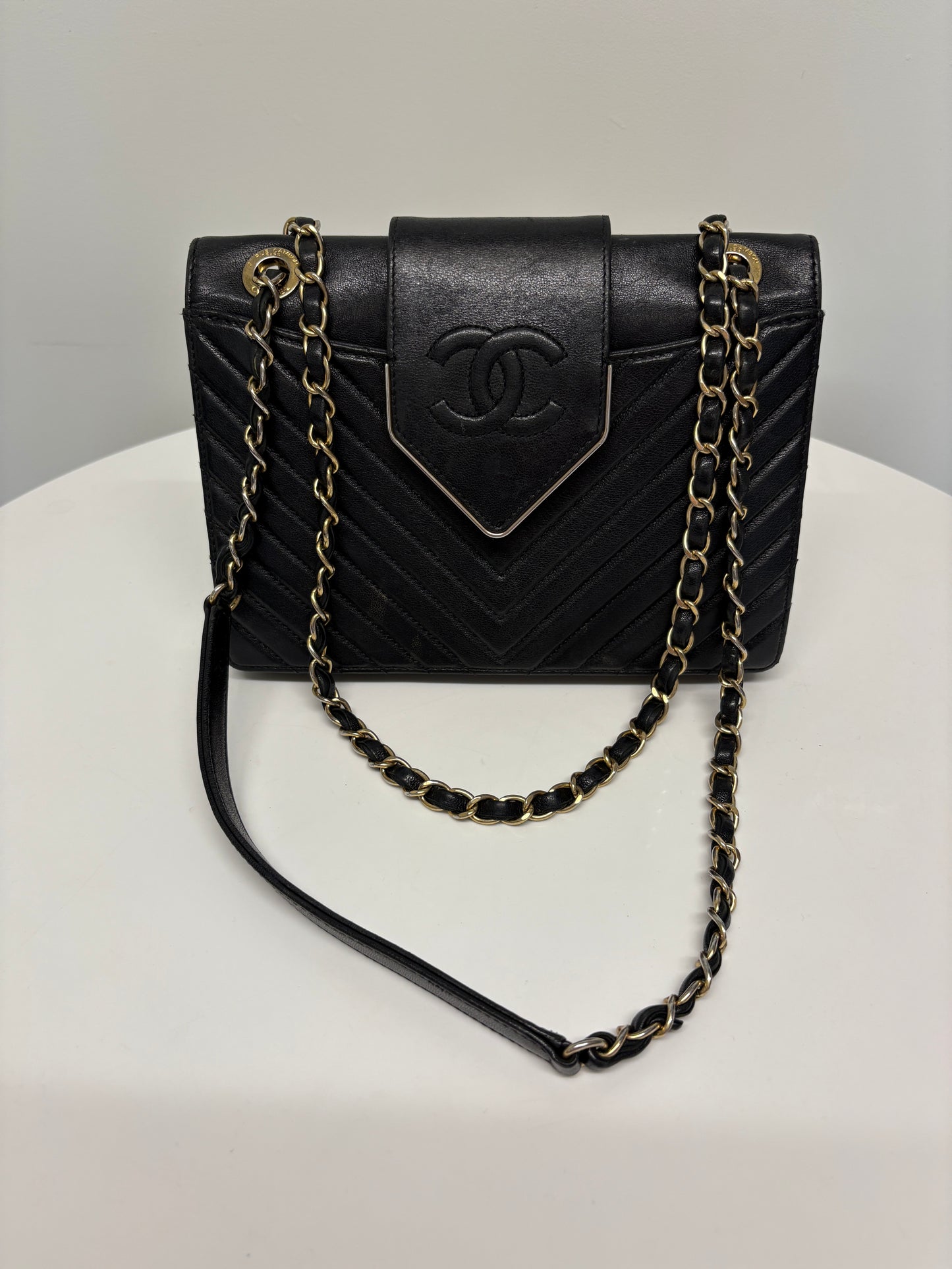 Chanel Chevron Collar & Tie Flap Bag (pre-owned)