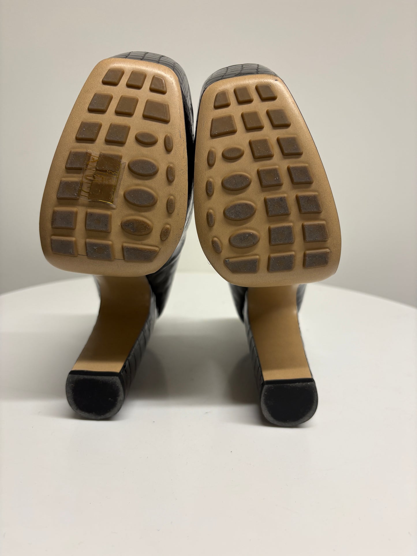 Bottega Veneta Black Mostra Pump Heels