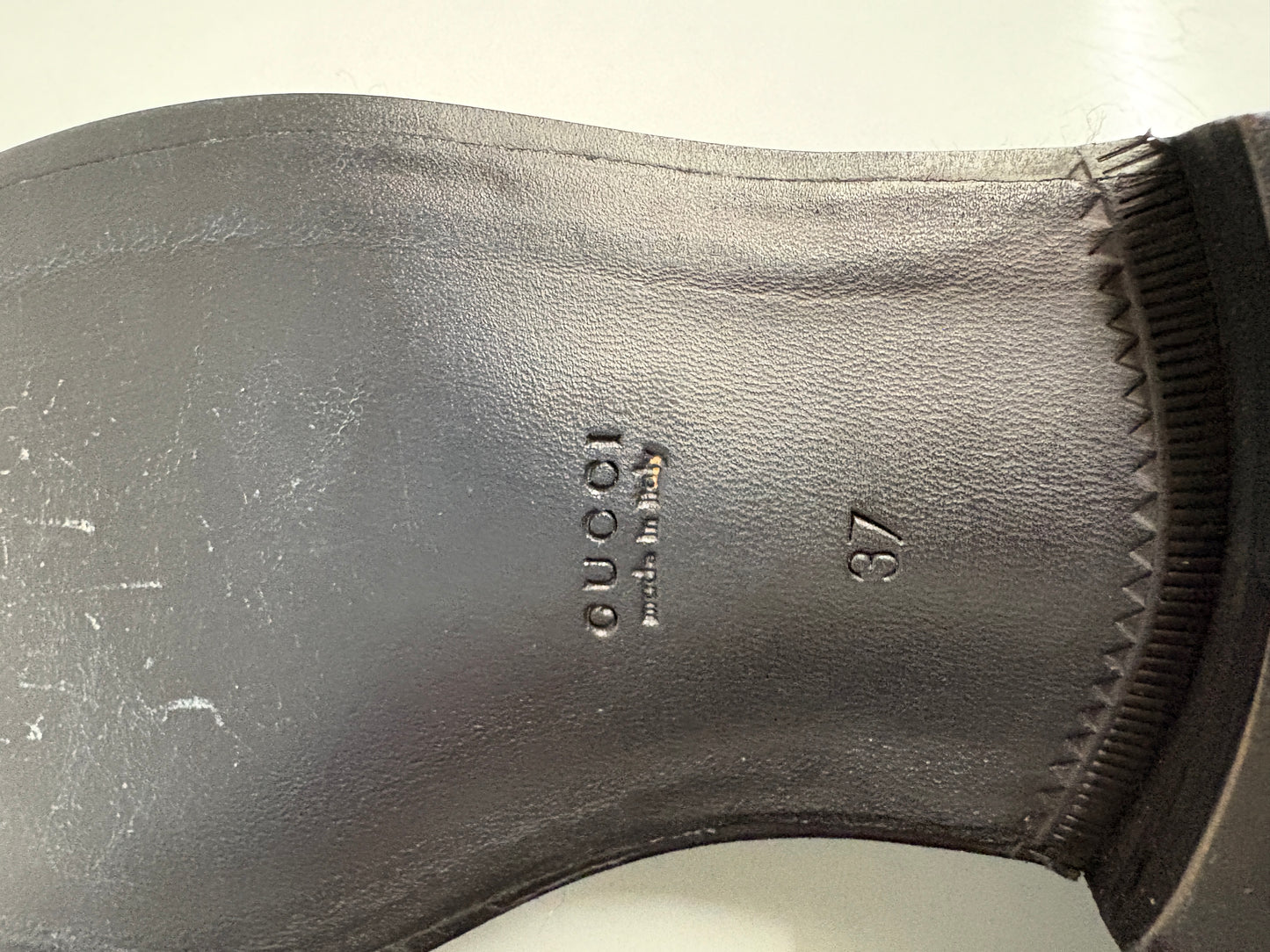 Gucci Black Loafers With Gold Tone Logo