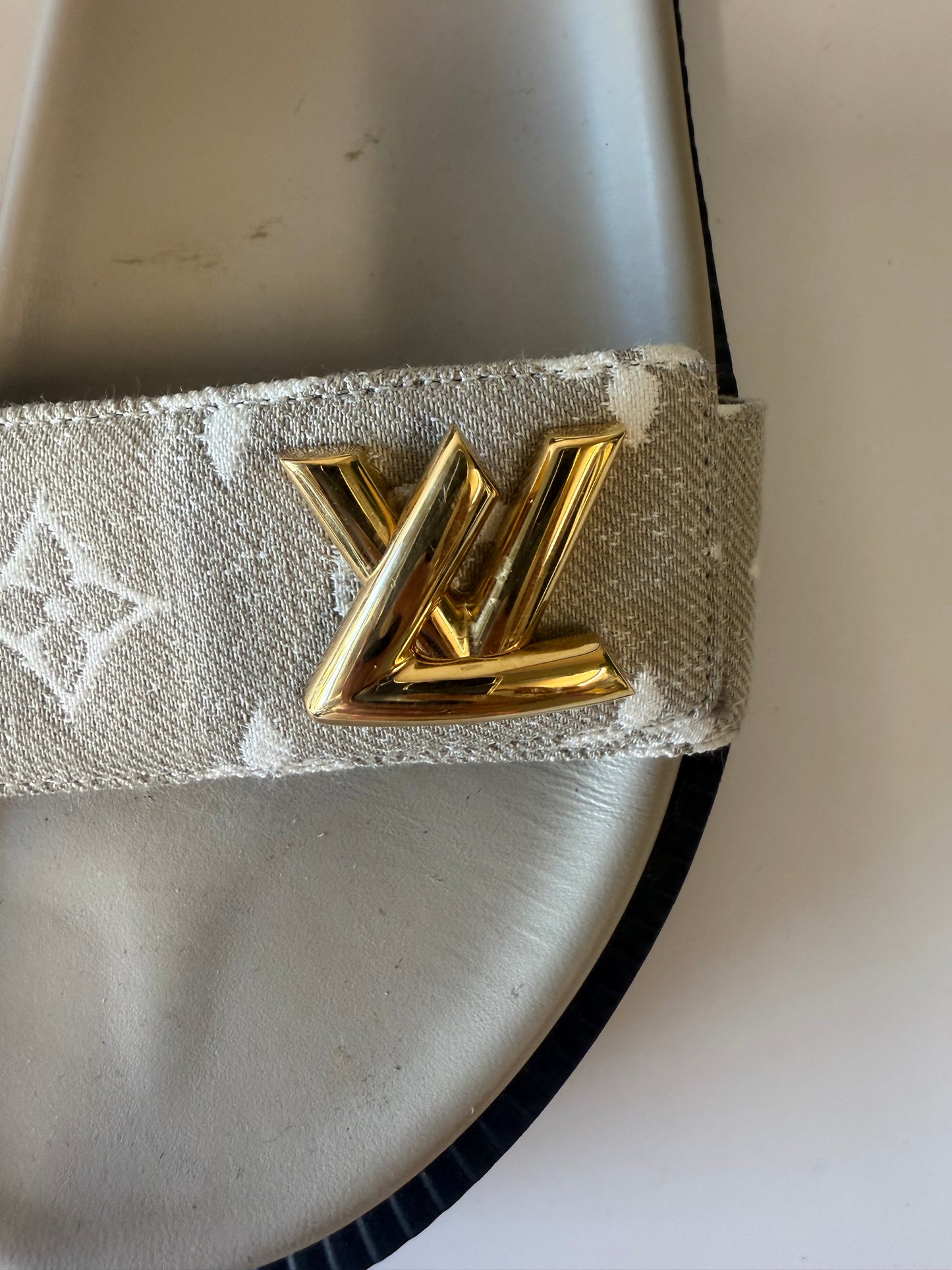 Louis Vuitton sunset flat sandal (pre-owned)