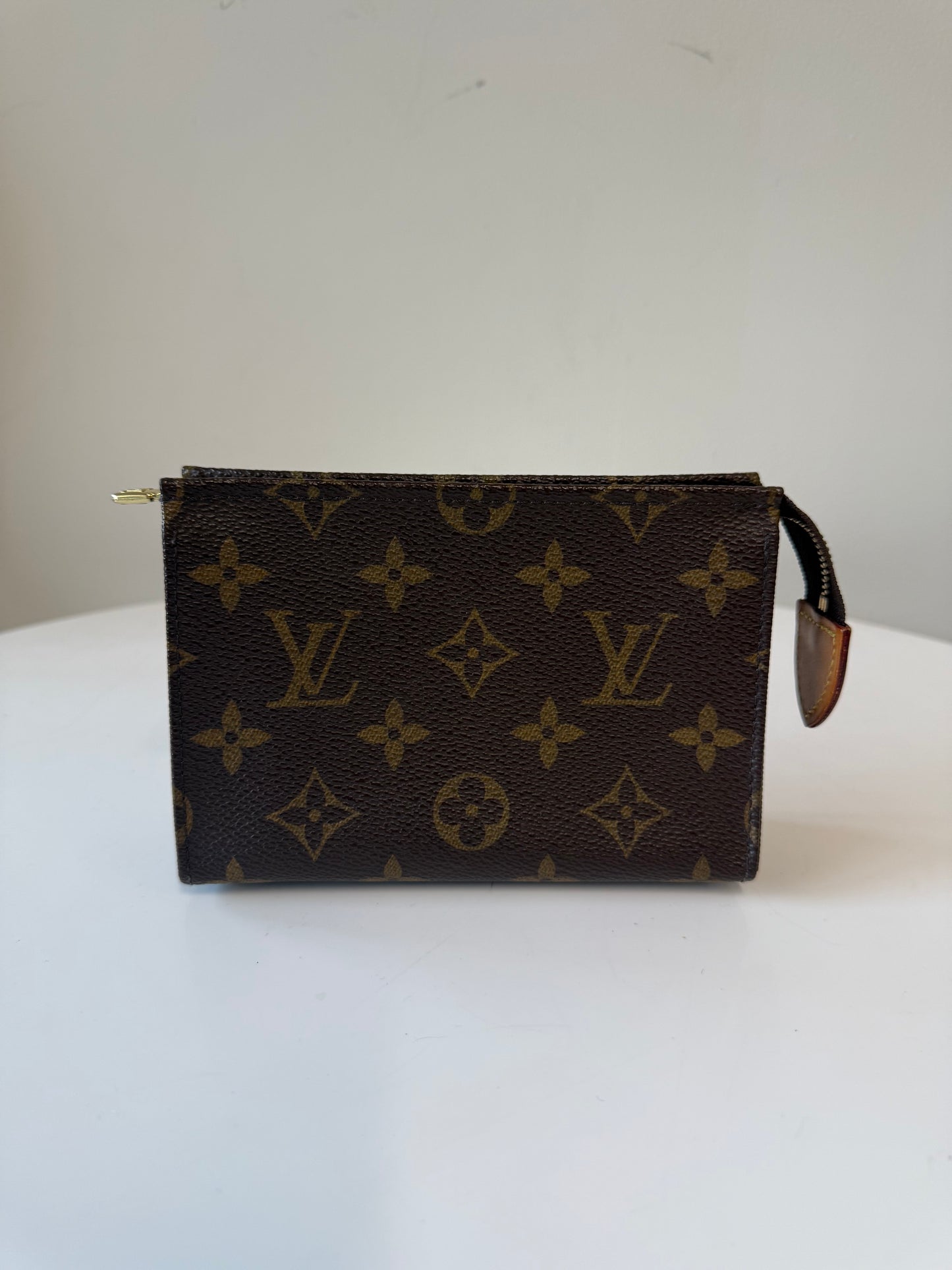 Louis Vuitton mini toiletry pouch (pre -owned)