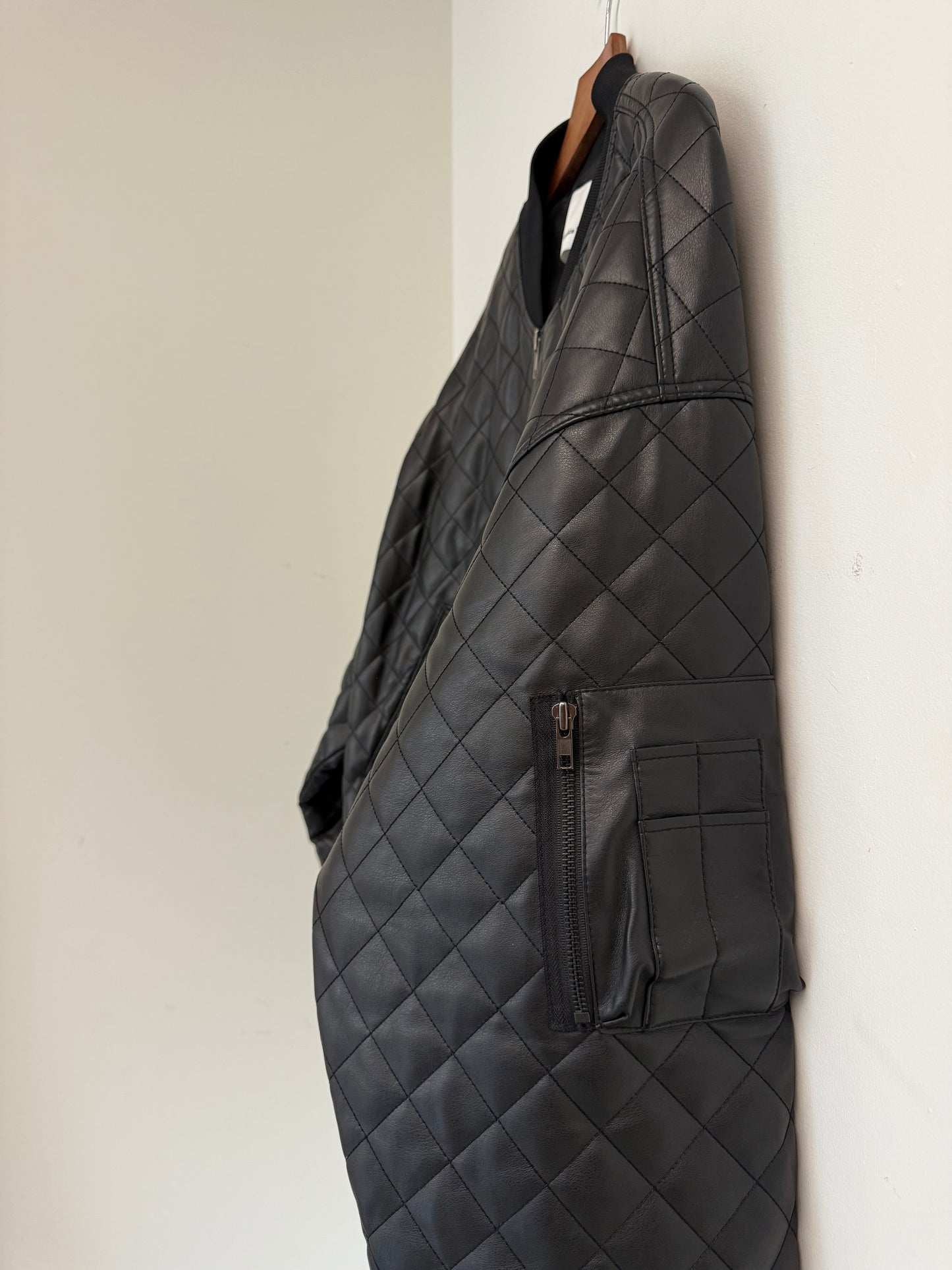 The Frankie Shop oversized black quilted bomber (pre-owned)