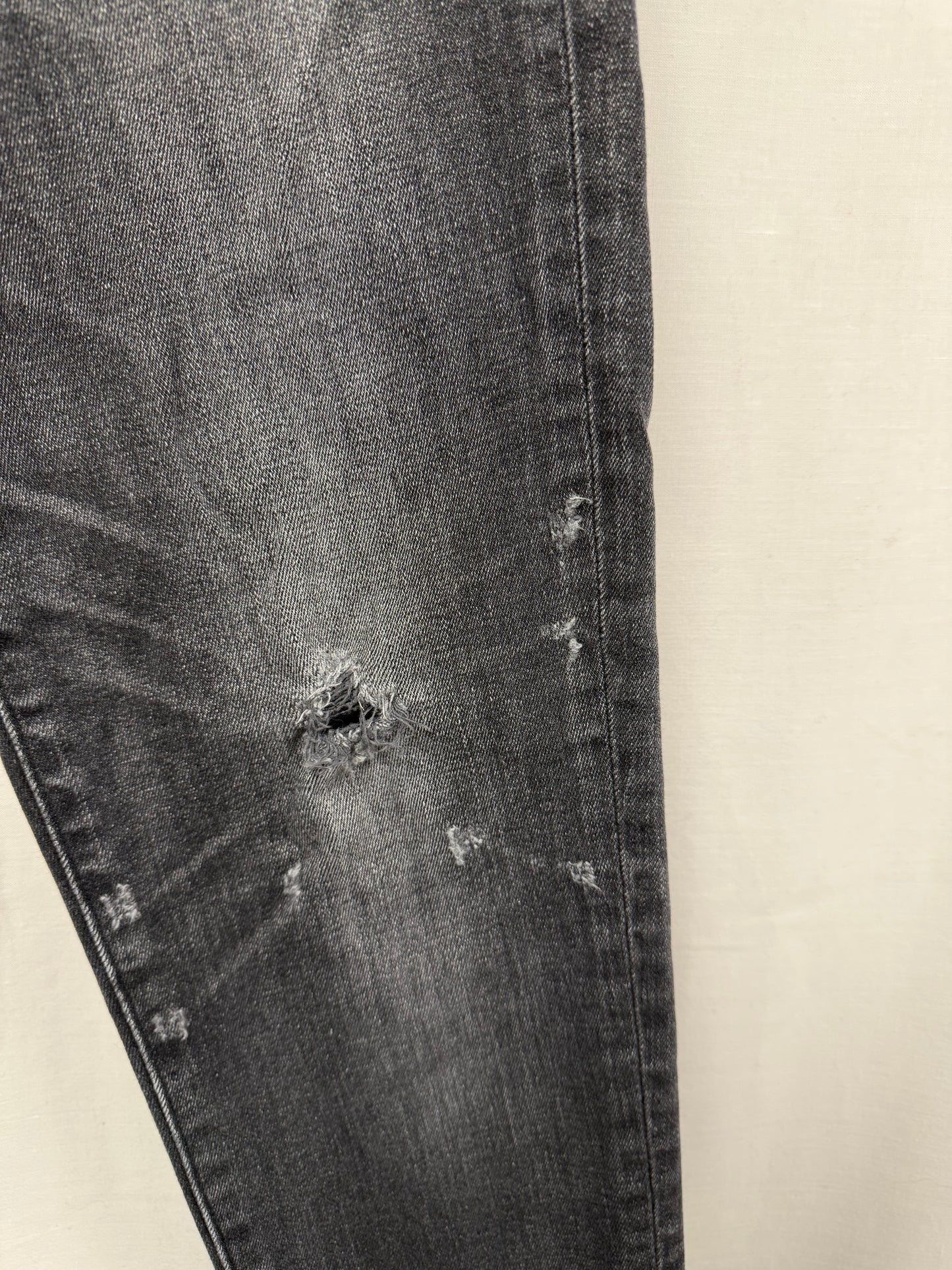 Moussy Vintage washed black distressed jeans (pre-owned)