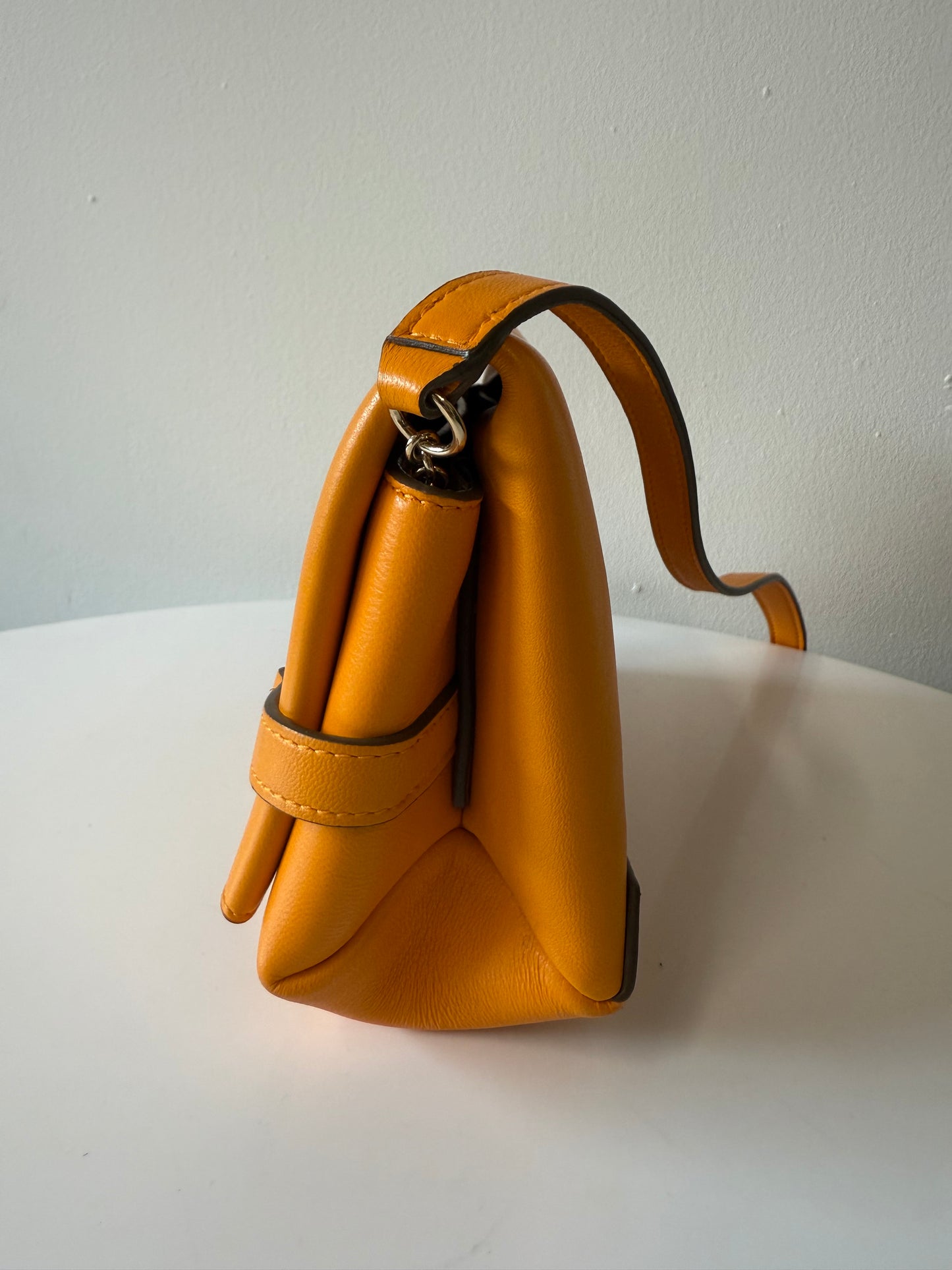Victoria Beckham chain pouch (pre-owned)