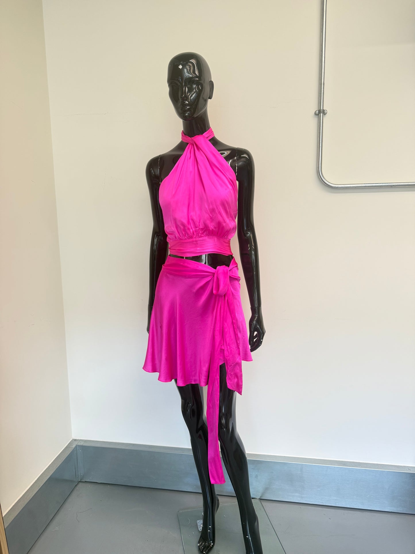 Harmur pink silk top and skirt set (pre-owned)