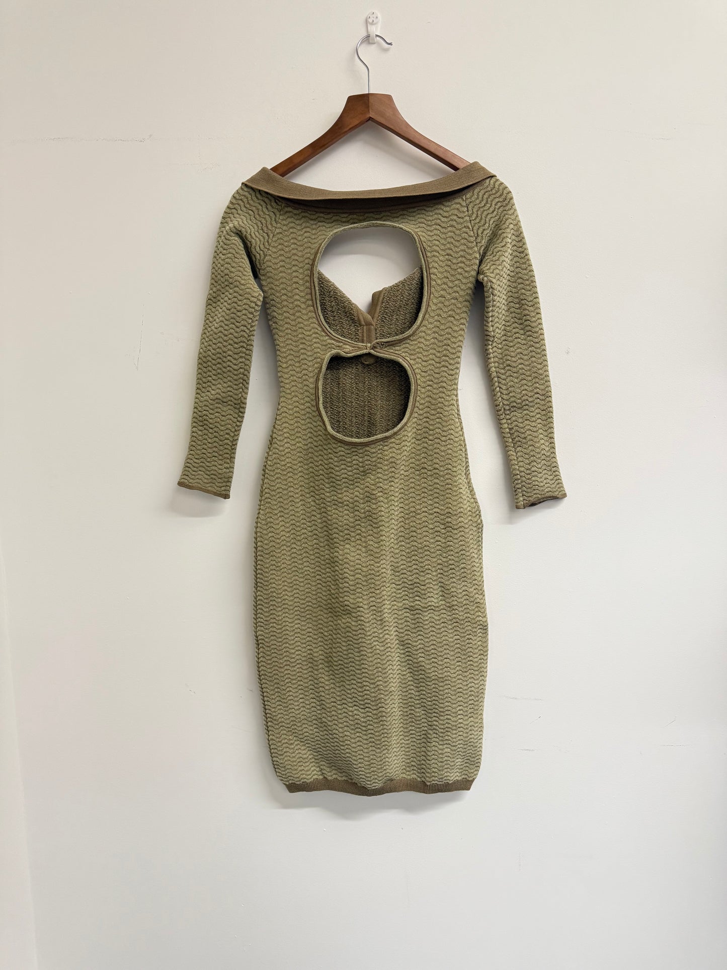 Jacquemus La Robe Maille Pampero off-the-shoulder dress (pre-owned)