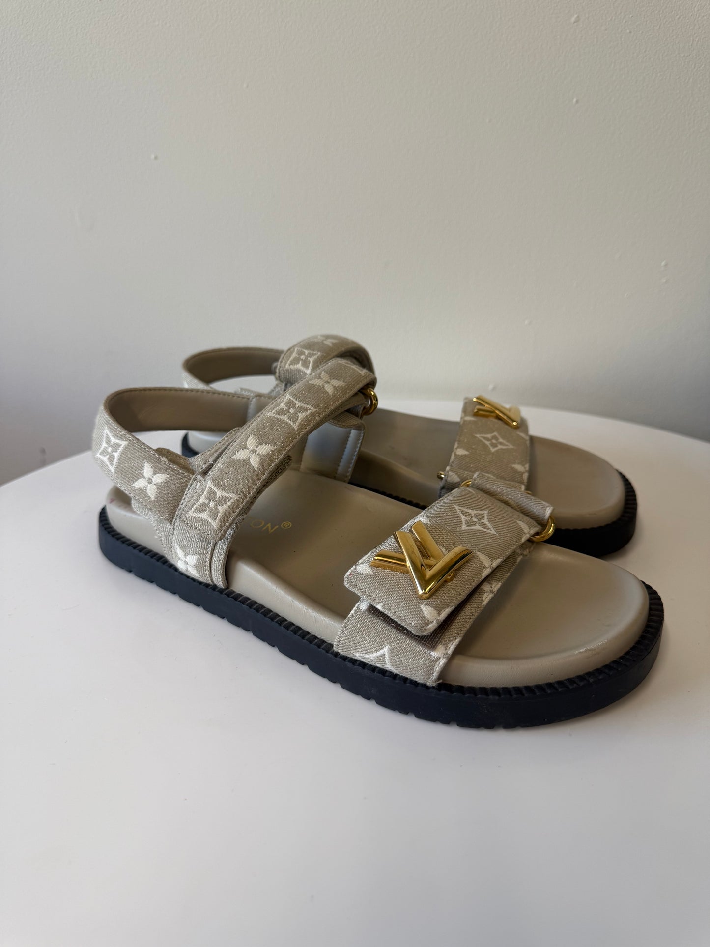 Louis Vuitton sunset flat sandal (pre-owned)