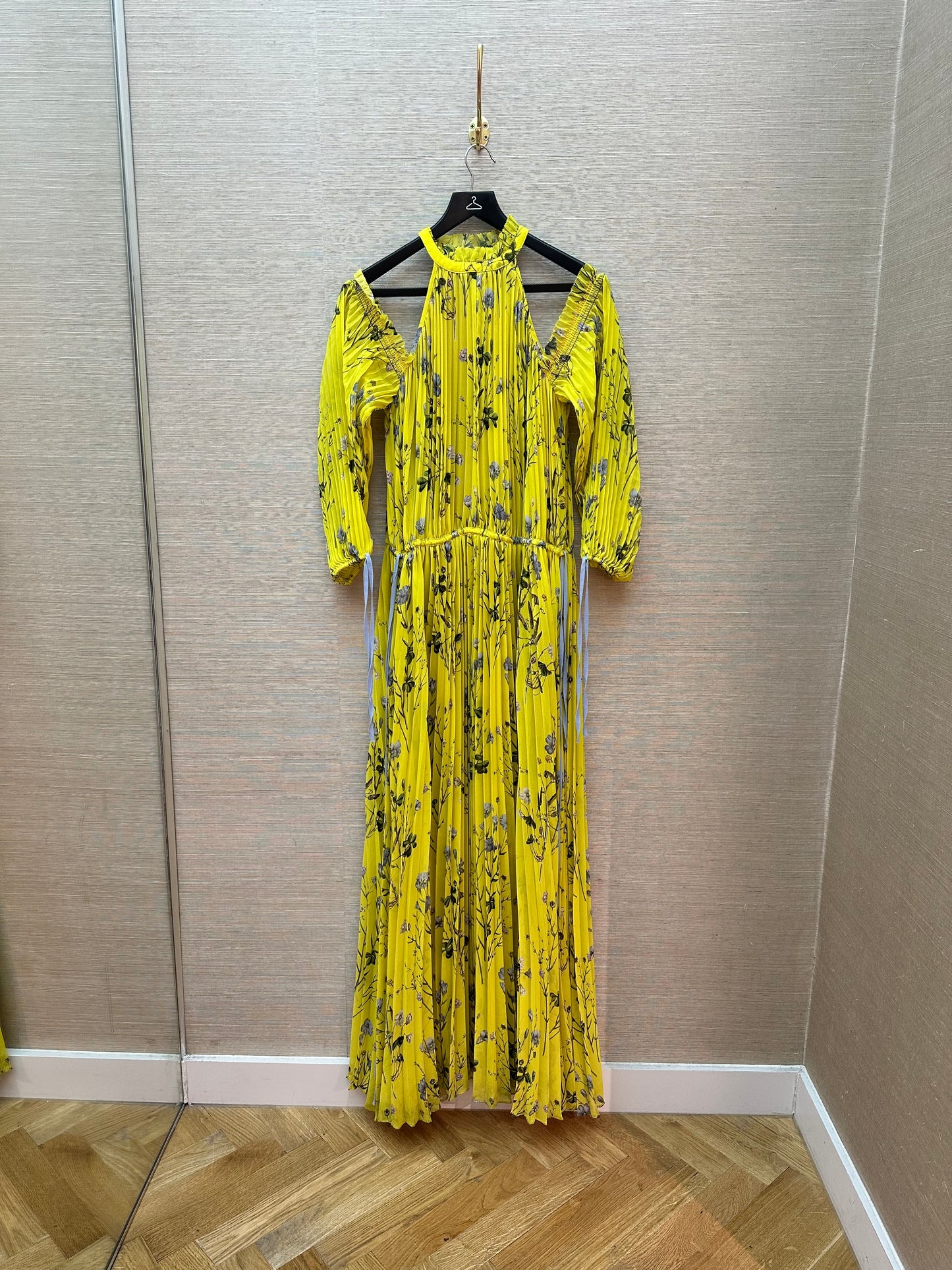 Self Portrait Yellow Floral Printed Cold-Shoulder Dress (pre-owned)