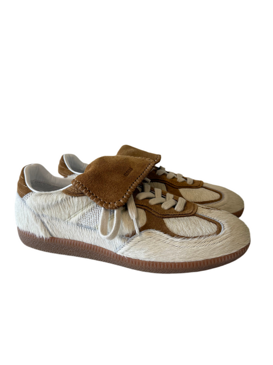 Alohas club soft tan sneakers (pre-owned)