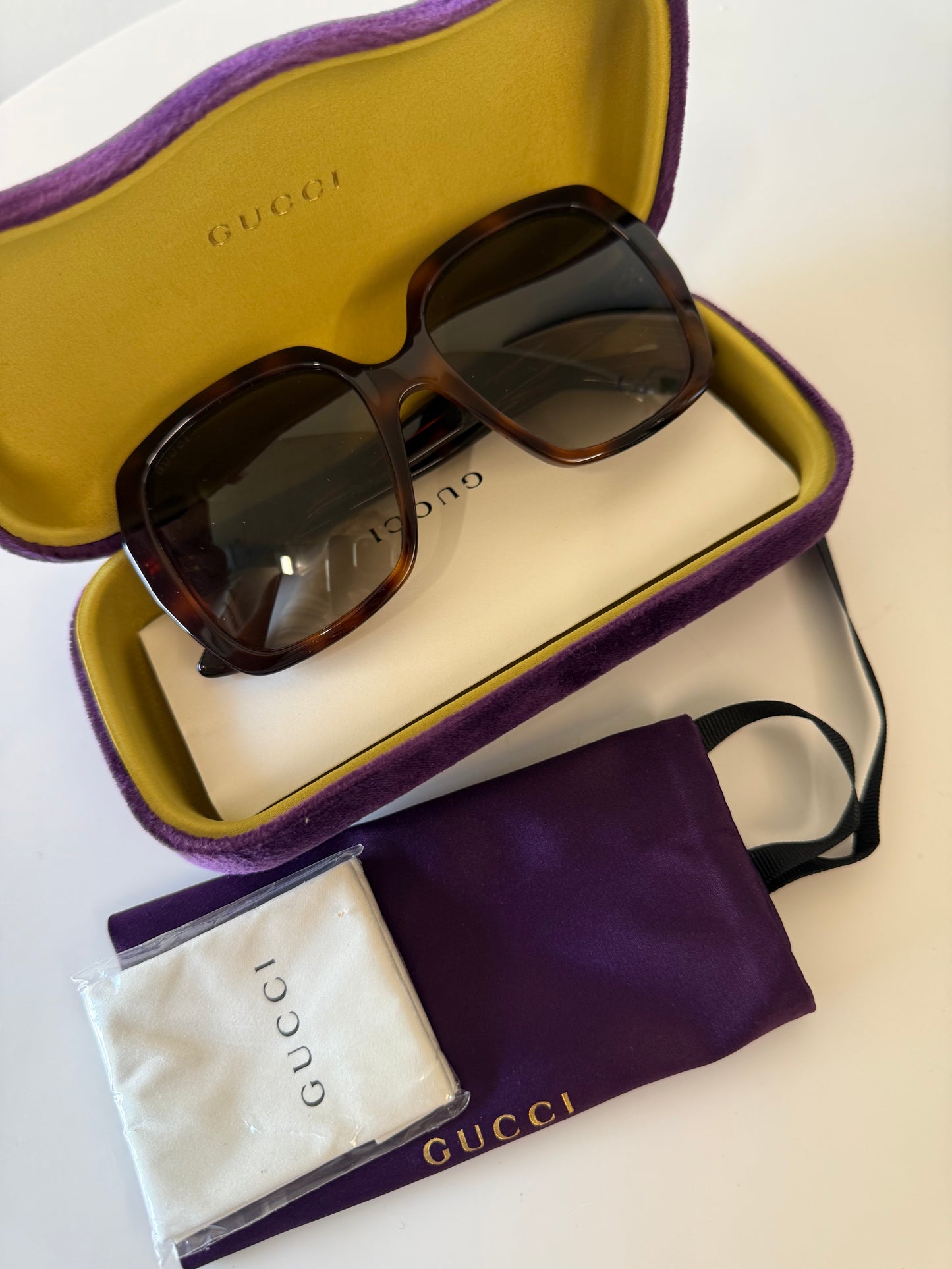 Gucci tortoise shell square sunglasses (pre-owned)