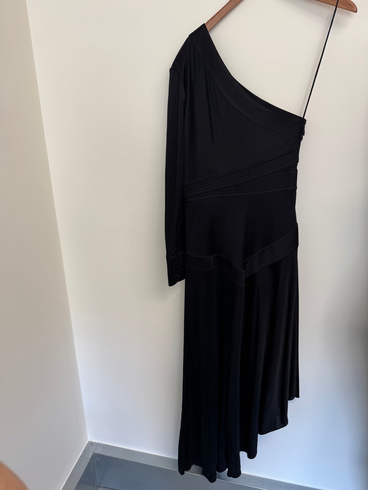 Alexis Black drop waist one shoulder midi dress (pre-owned)