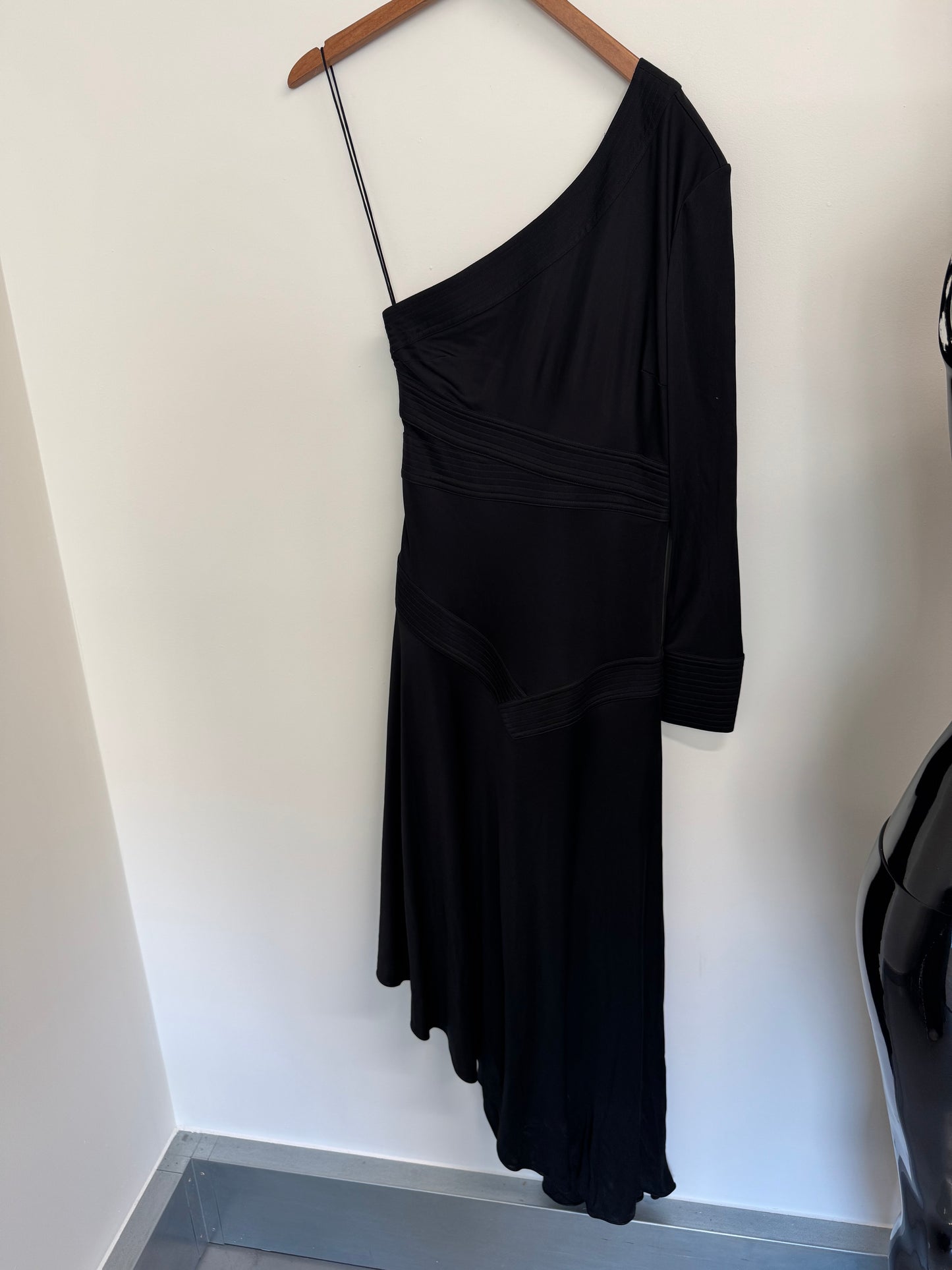 Alexis Black drop waist one shoulder midi dress (pre-owned)