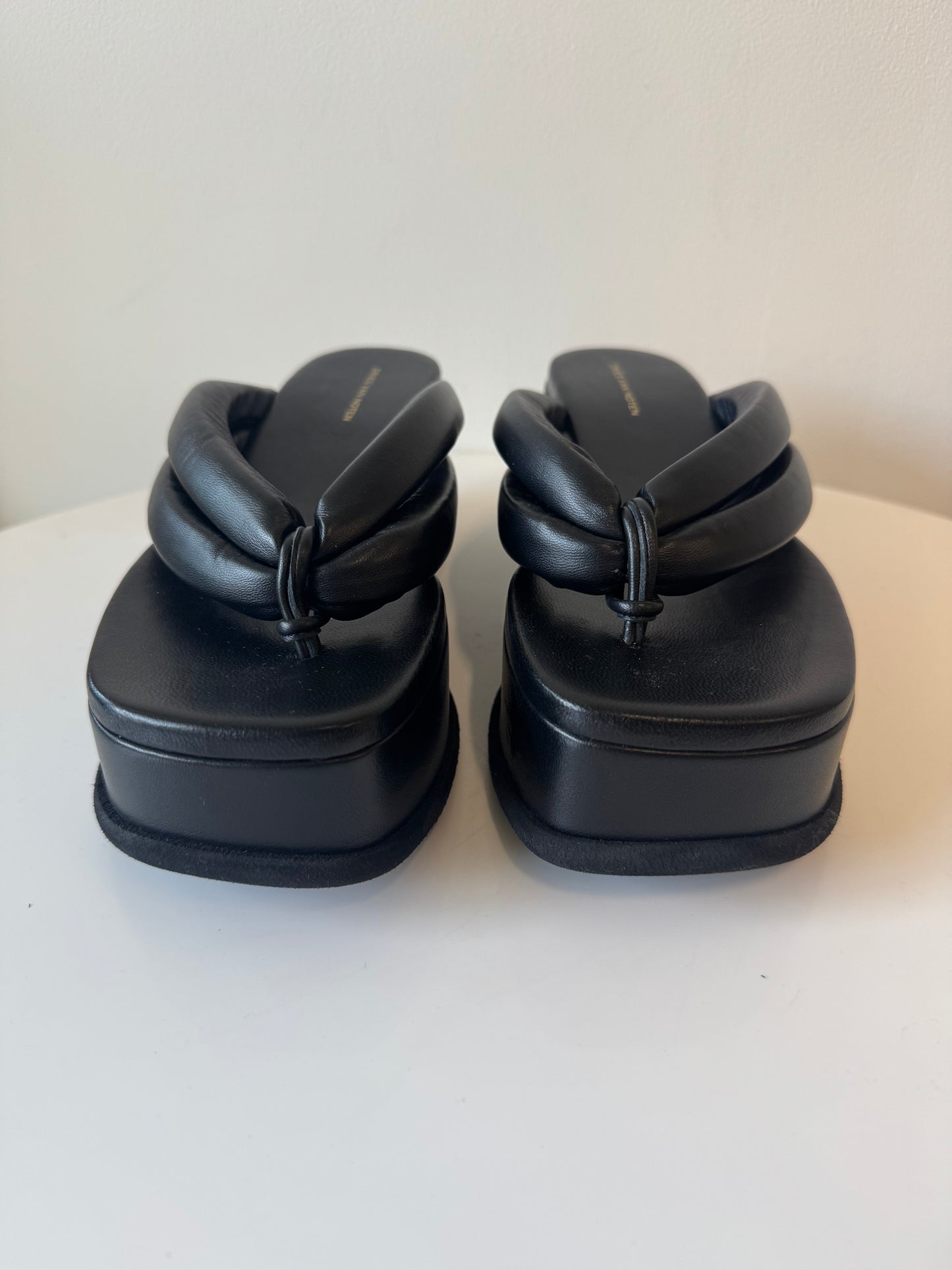 Dries Van Noten platform black leather flip flops (pre-owned)