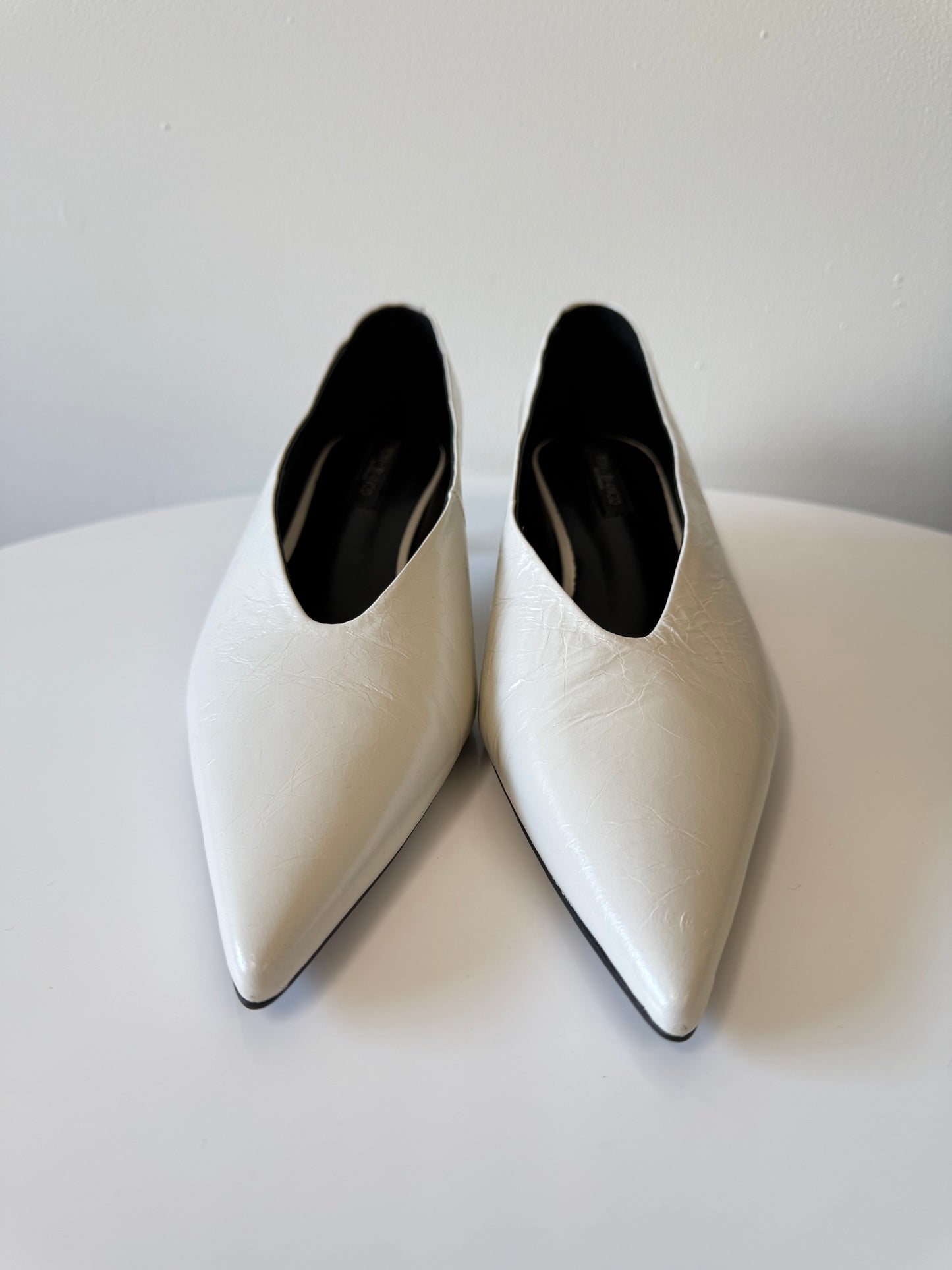 Tony Bianco white cherry dove crinkle kitten heels (pre owned)