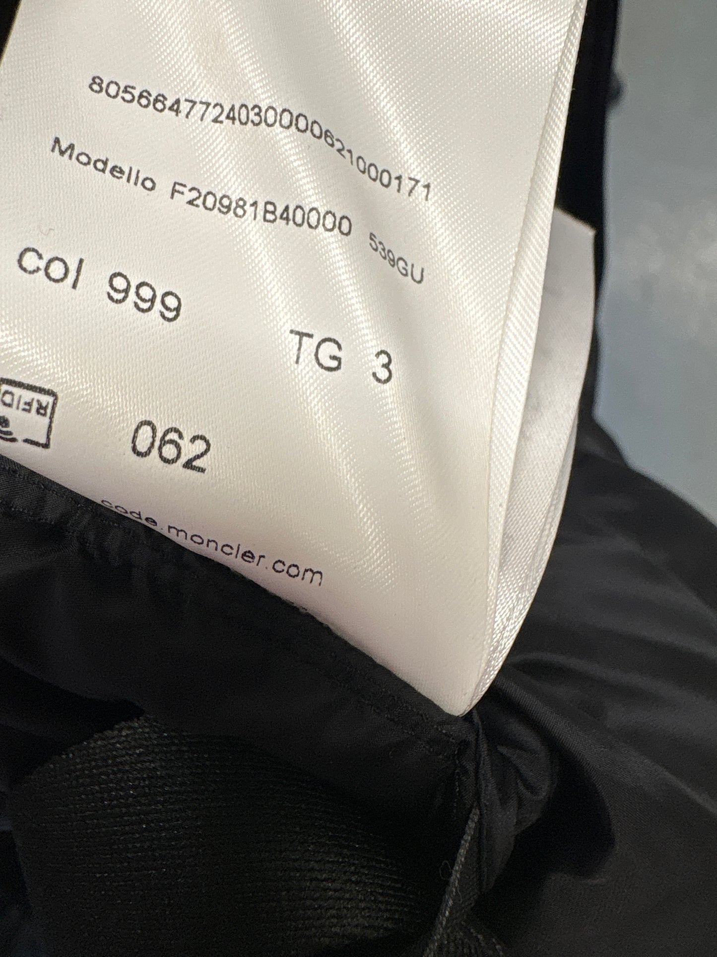 Moncler Grenoble Black Puffer Apres Ski