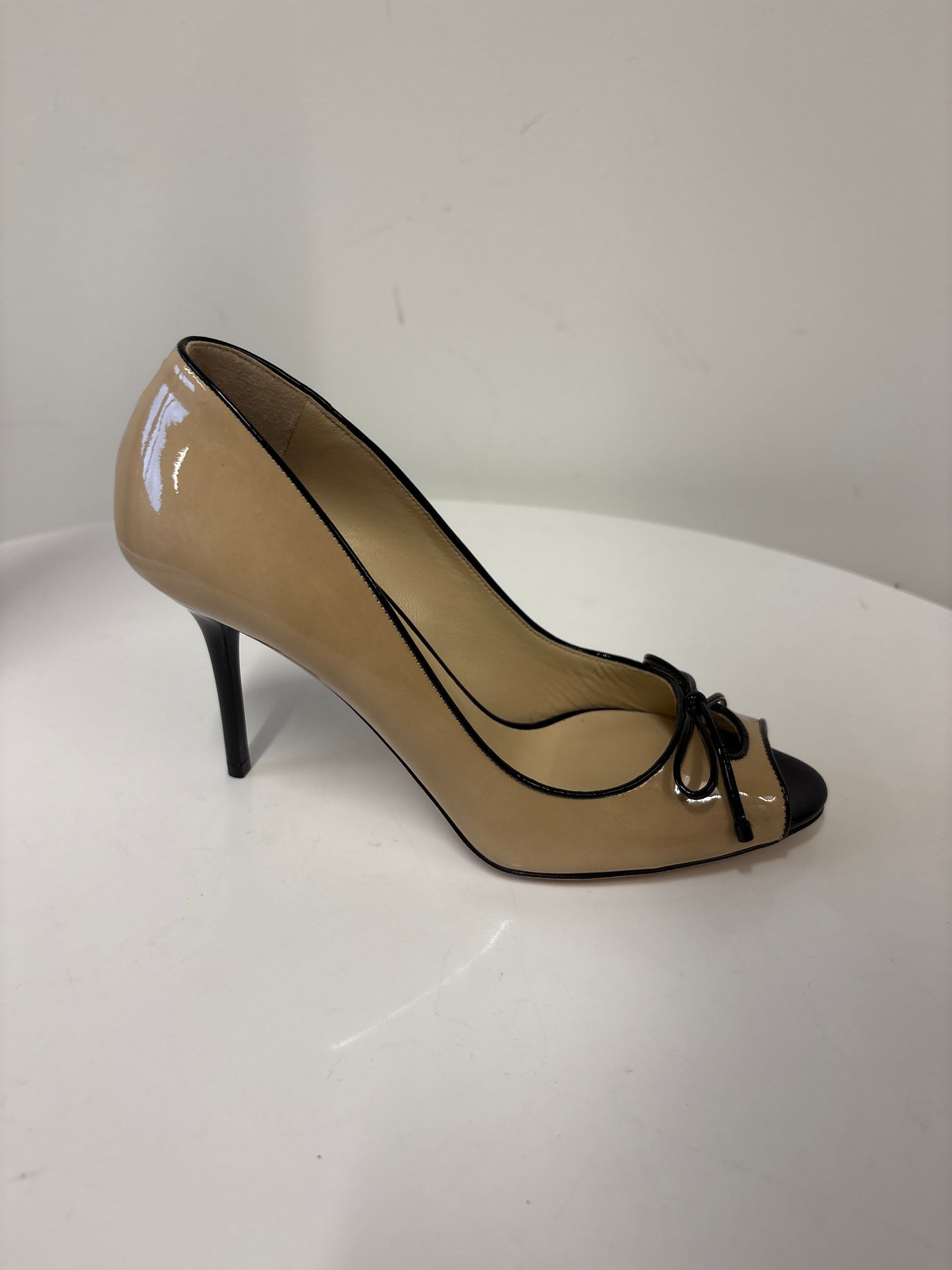 Jimmy Choo Patent Leather Nude/Black Peep Toe Pumps 113oona