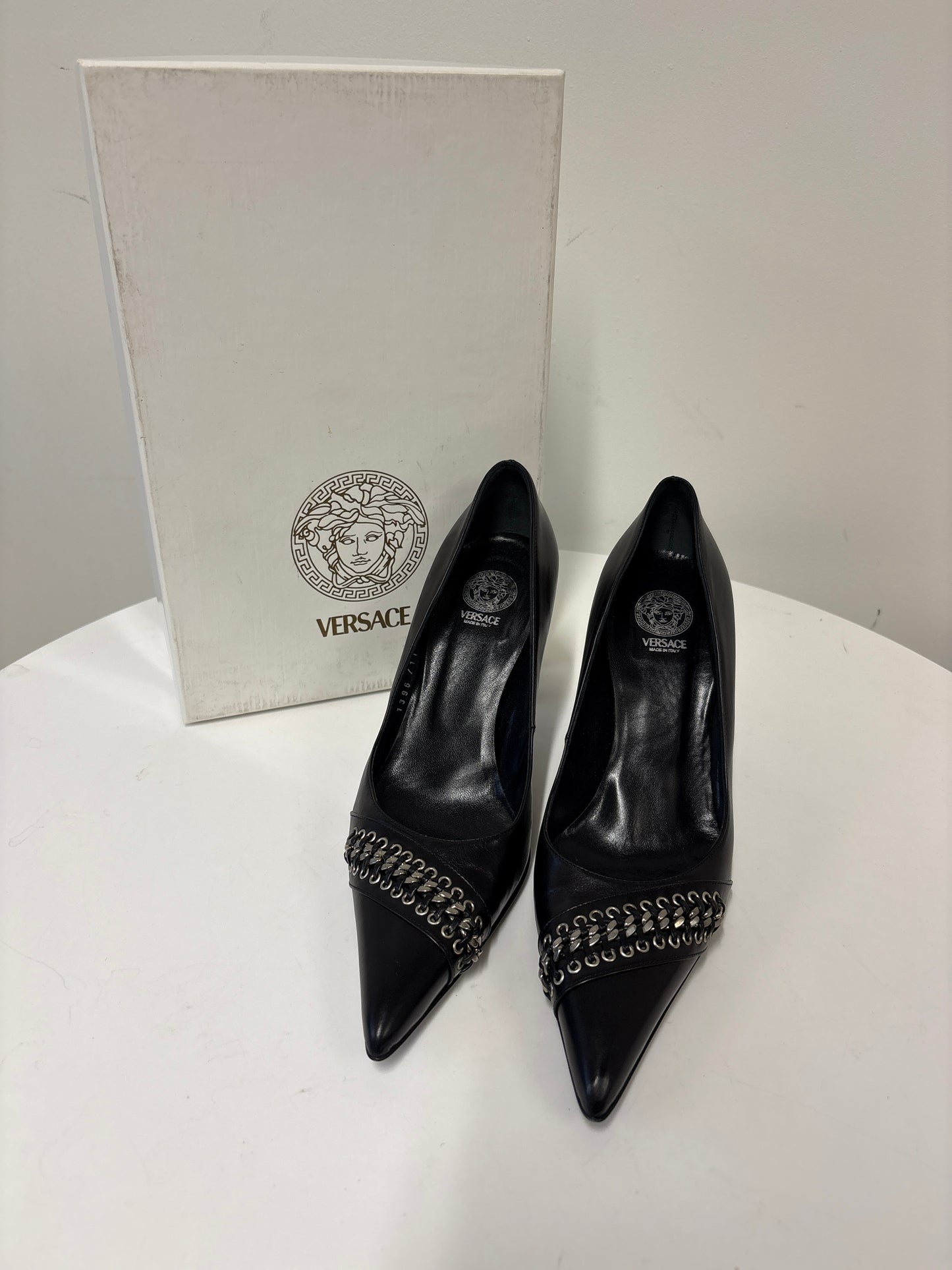Versace Black Heel Pumps With Chain Vitello