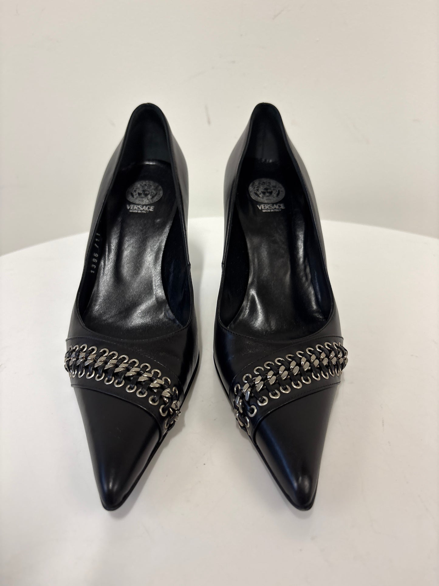 Versace Black Heel Pumps With Chain Vitello