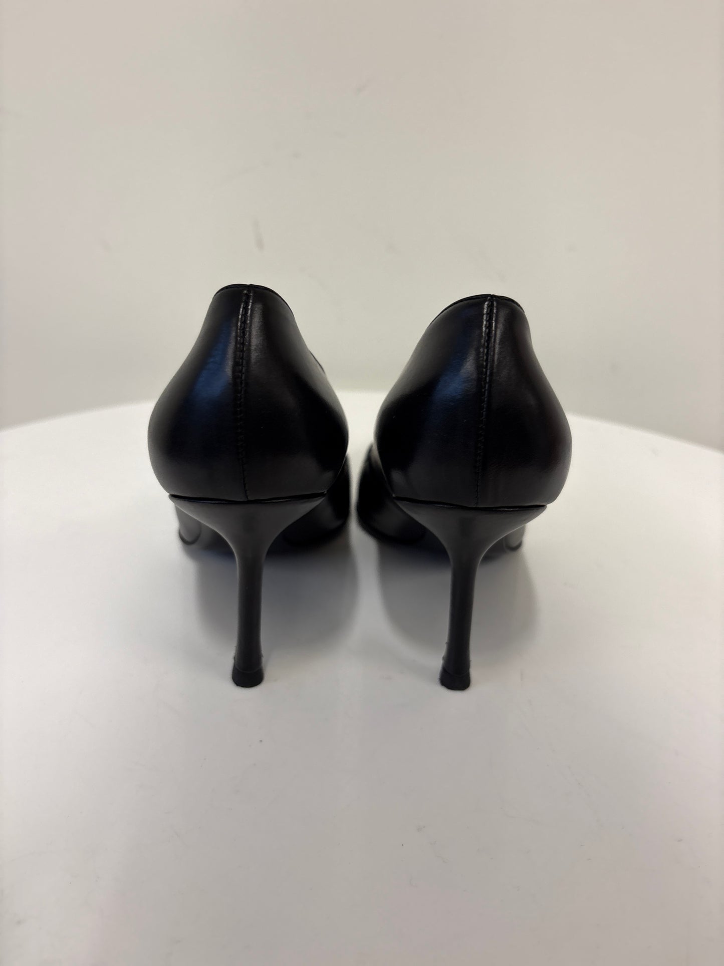 Versace Black Heel Pumps With Chain Vitello