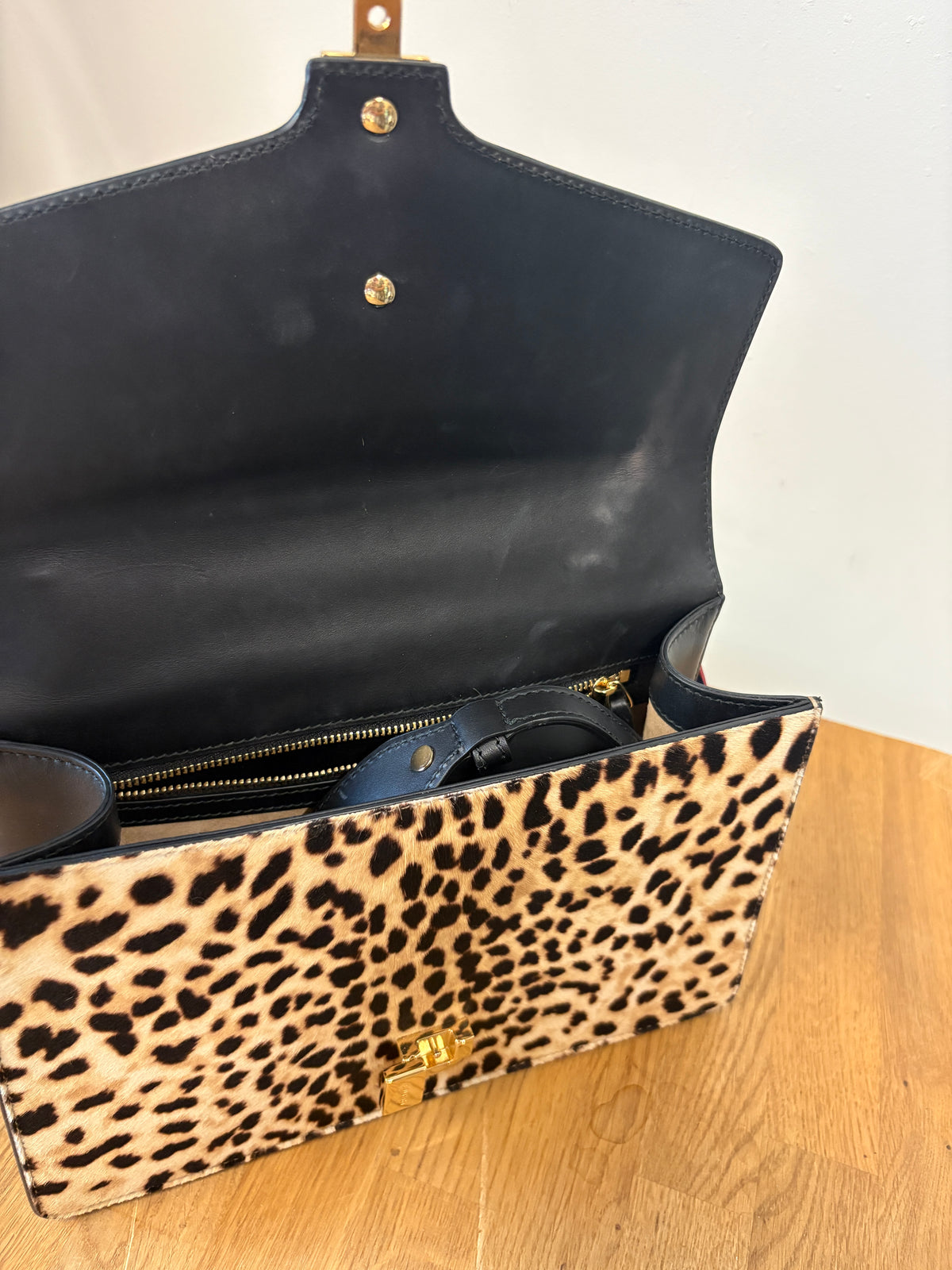 Gucci Leopard Print Sylvie Gold Chain Handbag