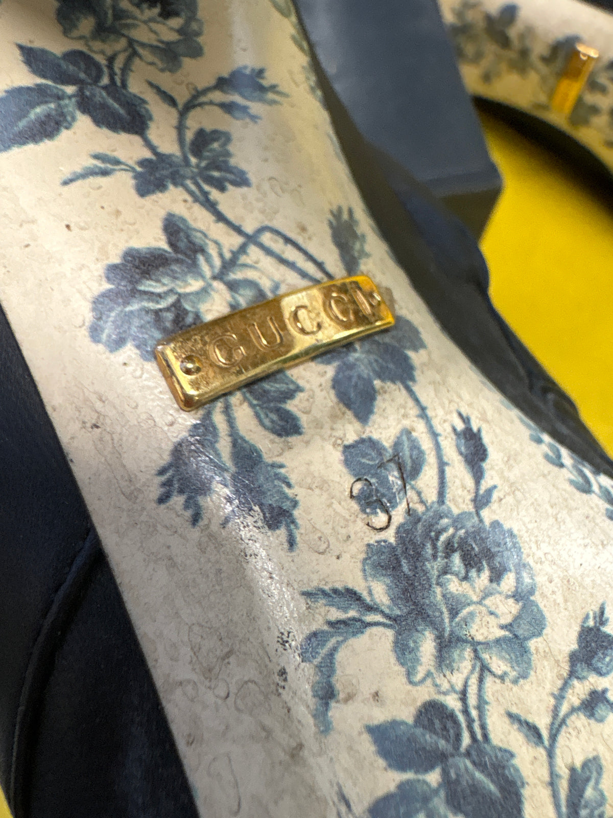 Gucci Black Leather Victoire Boots