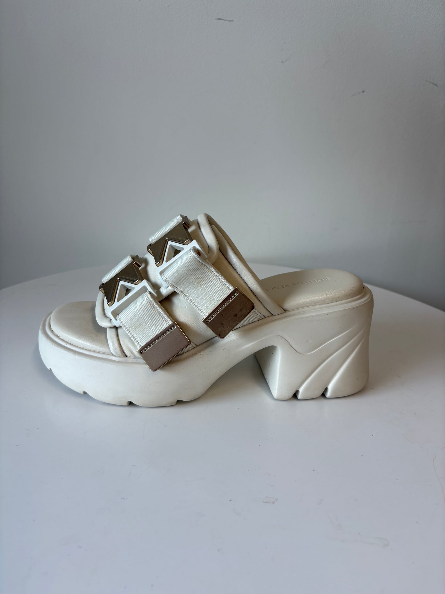Bottega Veneta Cream Flash Buckle Mule Sandals