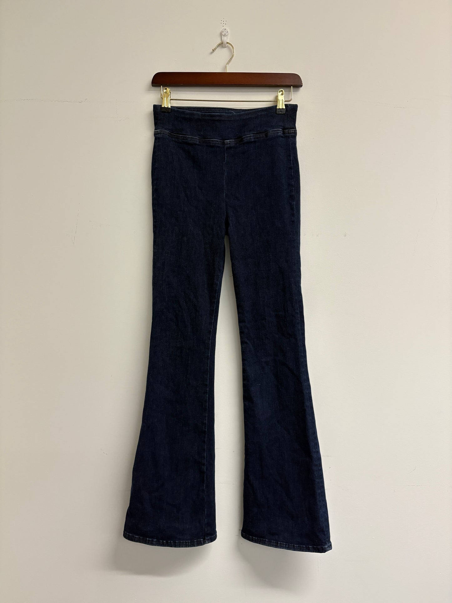 Frame The Jet Set Flare Keller Blue Jeans