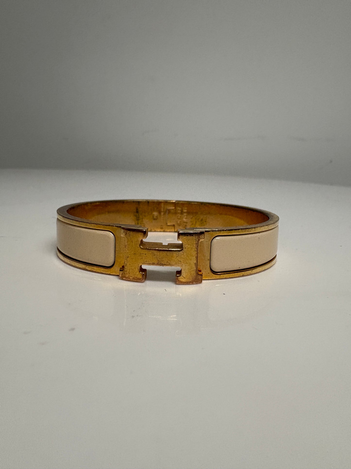 Hermes Small Clic H Bracelet In Gold And Cream